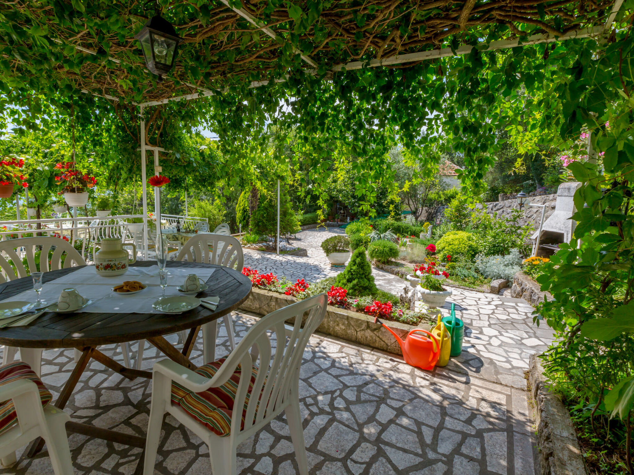 Photo of ELLA 4 / HR-02352-04