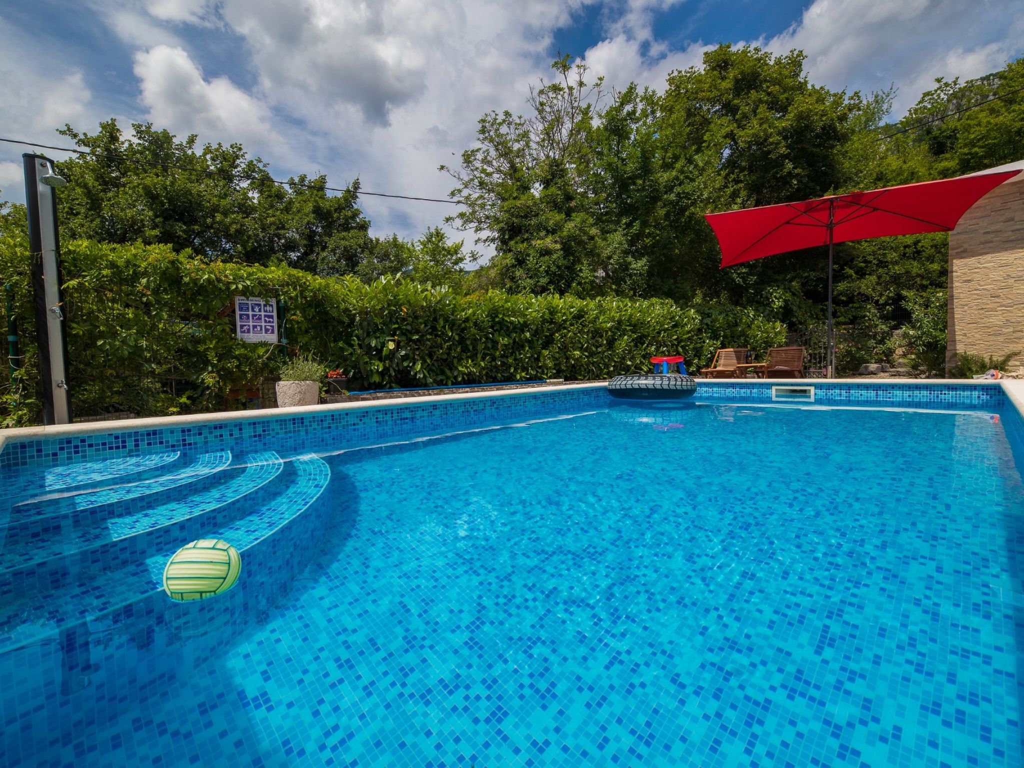 Photo of Dea / HR-09382-01