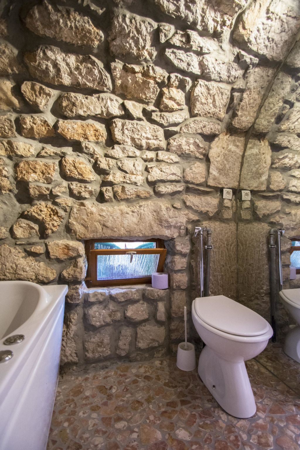 Photo of Kruzic kuca / HR-09573-01