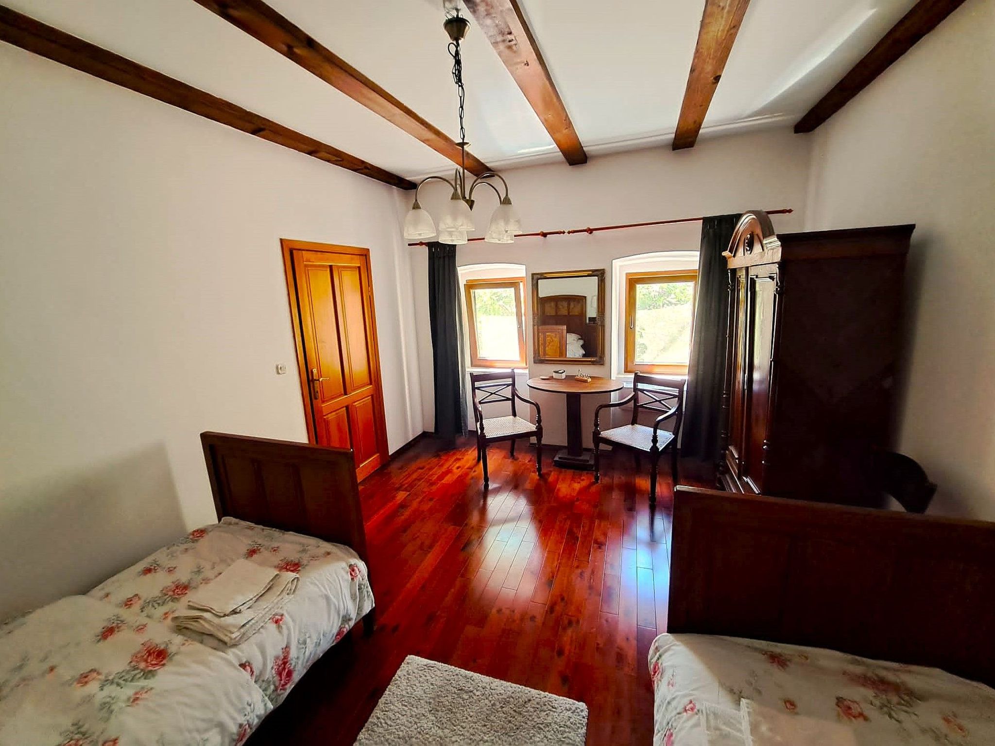 Geräumige Villa mit drei Schlafzimmern und einem ruhigen Garten-Binnen