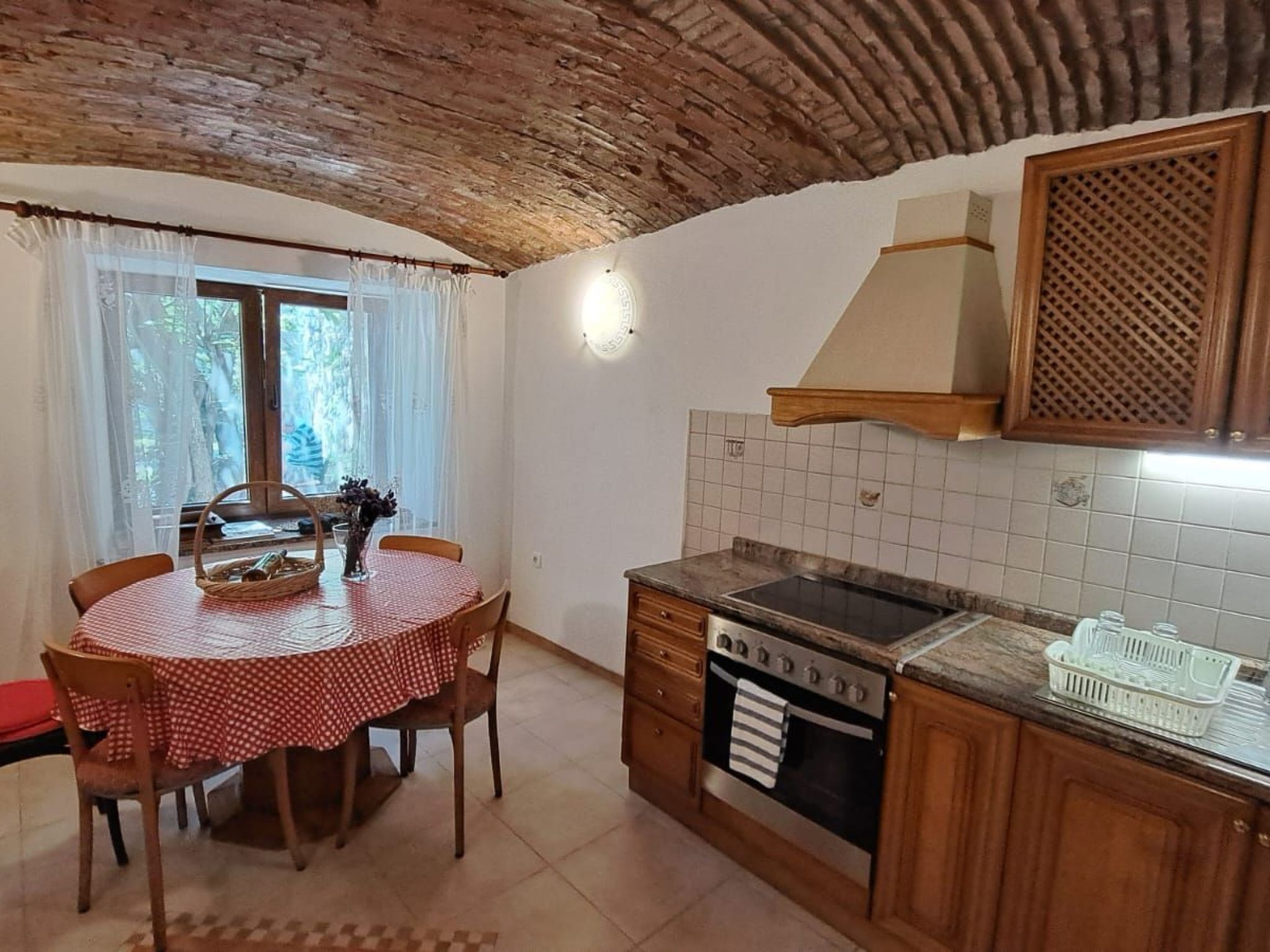 Geräumige Villa mit drei Schlafzimmern und einem ruhigen Garten-Binnen