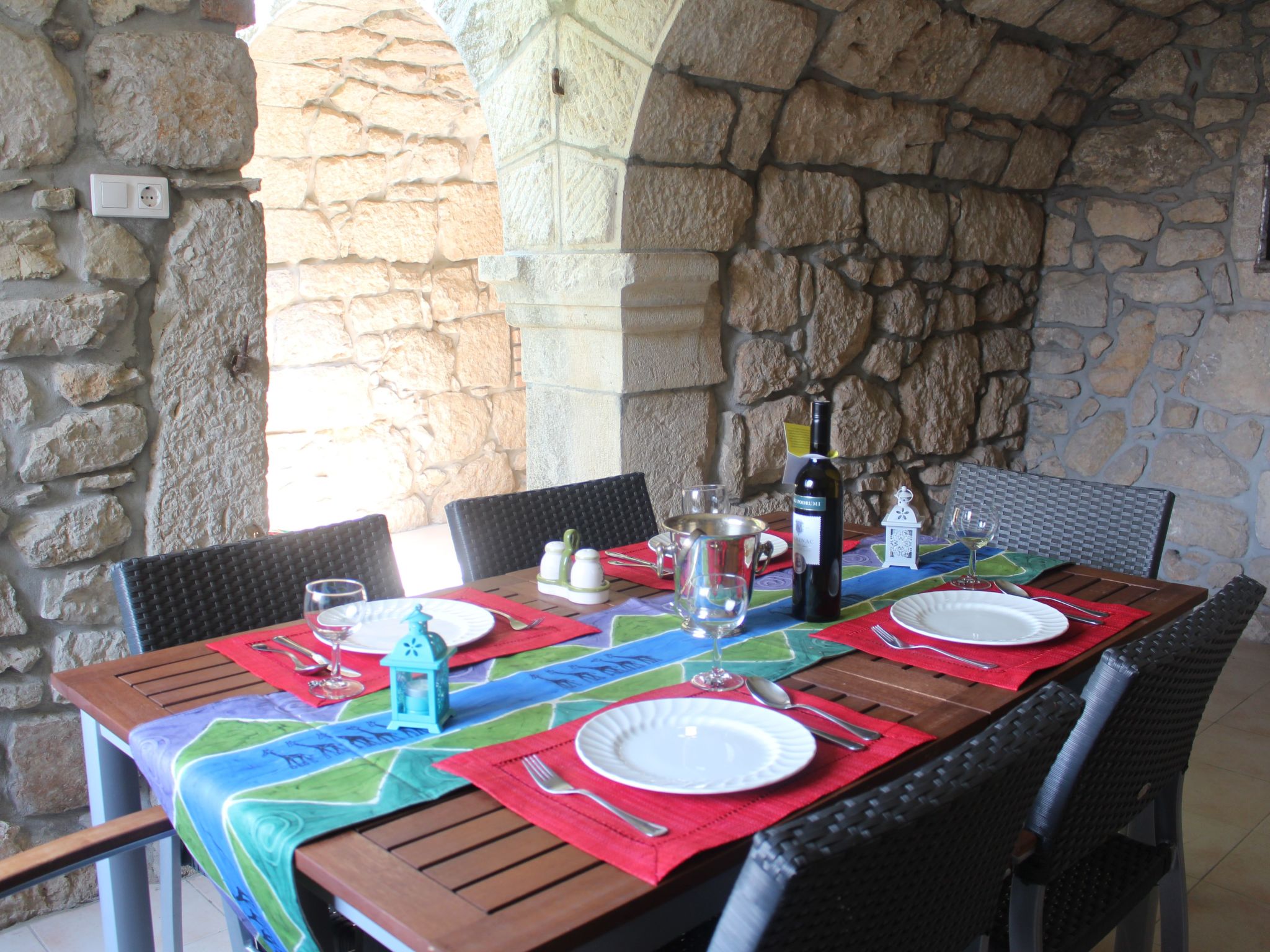 Geräumige Villa mit drei Schlafzimmern und einem ruhigen Garten-Binnen