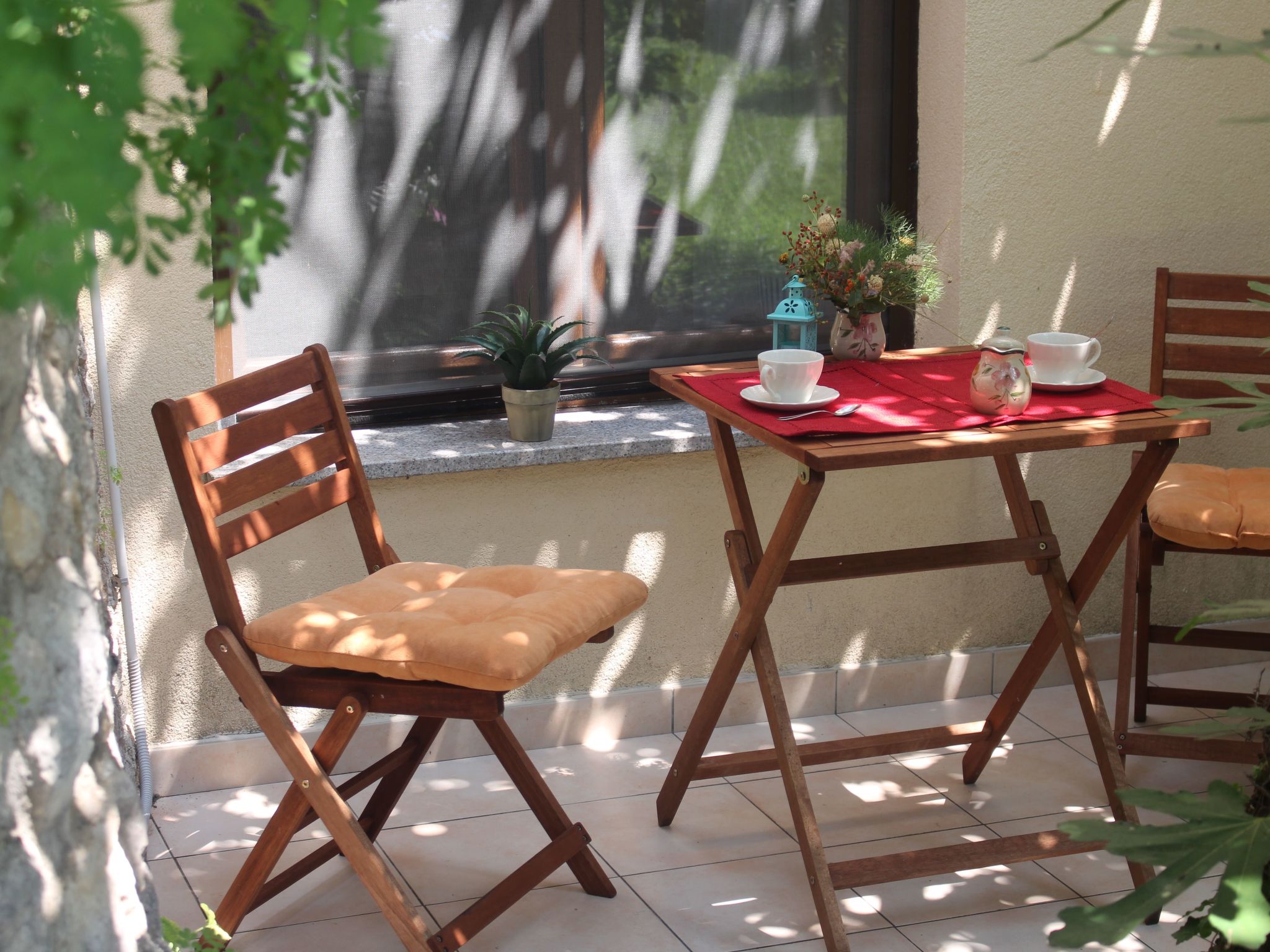 Geräumige Villa mit drei Schlafzimmern und einem ruhigen Garten-Binnen