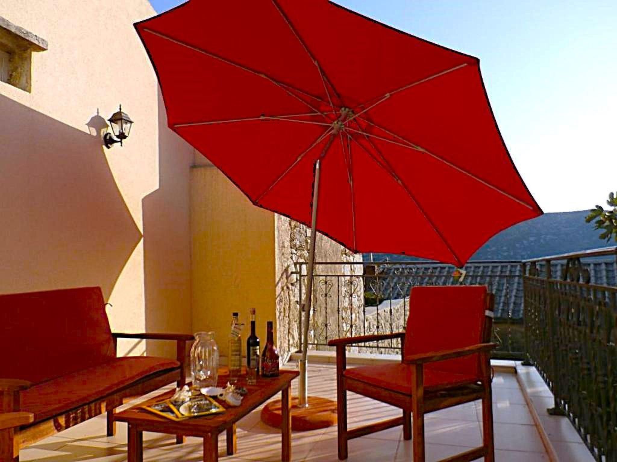 Geräumige Villa mit drei Schlafzimmern und einem ruhigen Garten-Binnen