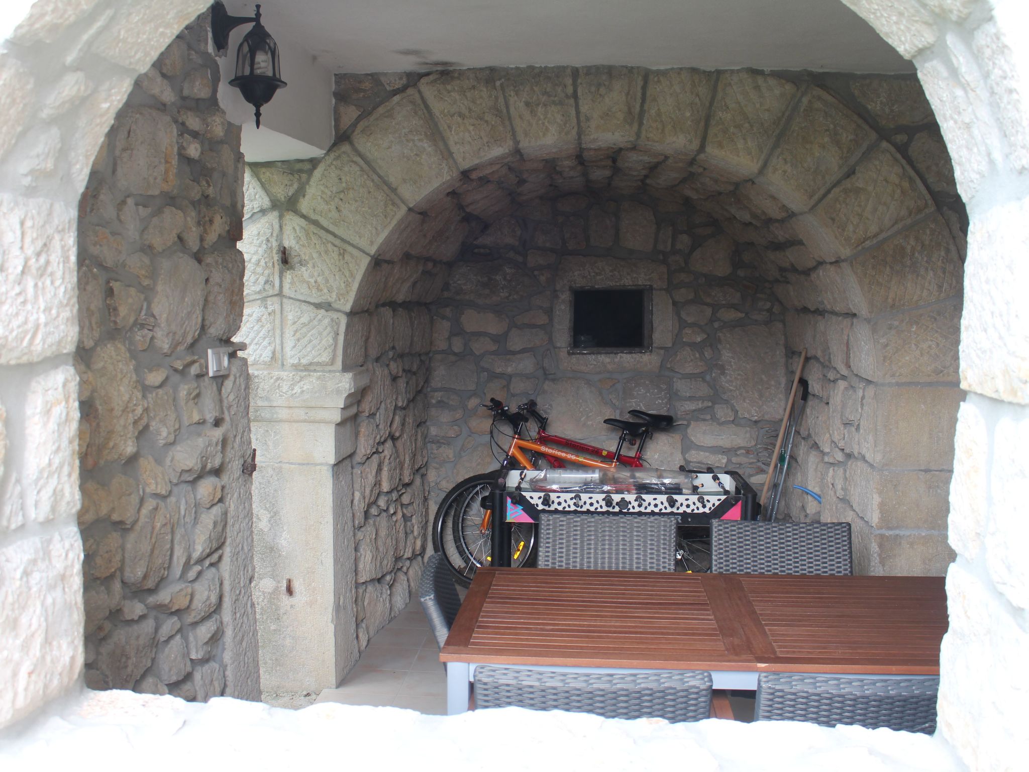 Geräumige Villa mit drei Schlafzimmern und einem ruhigen Garten-Binnen