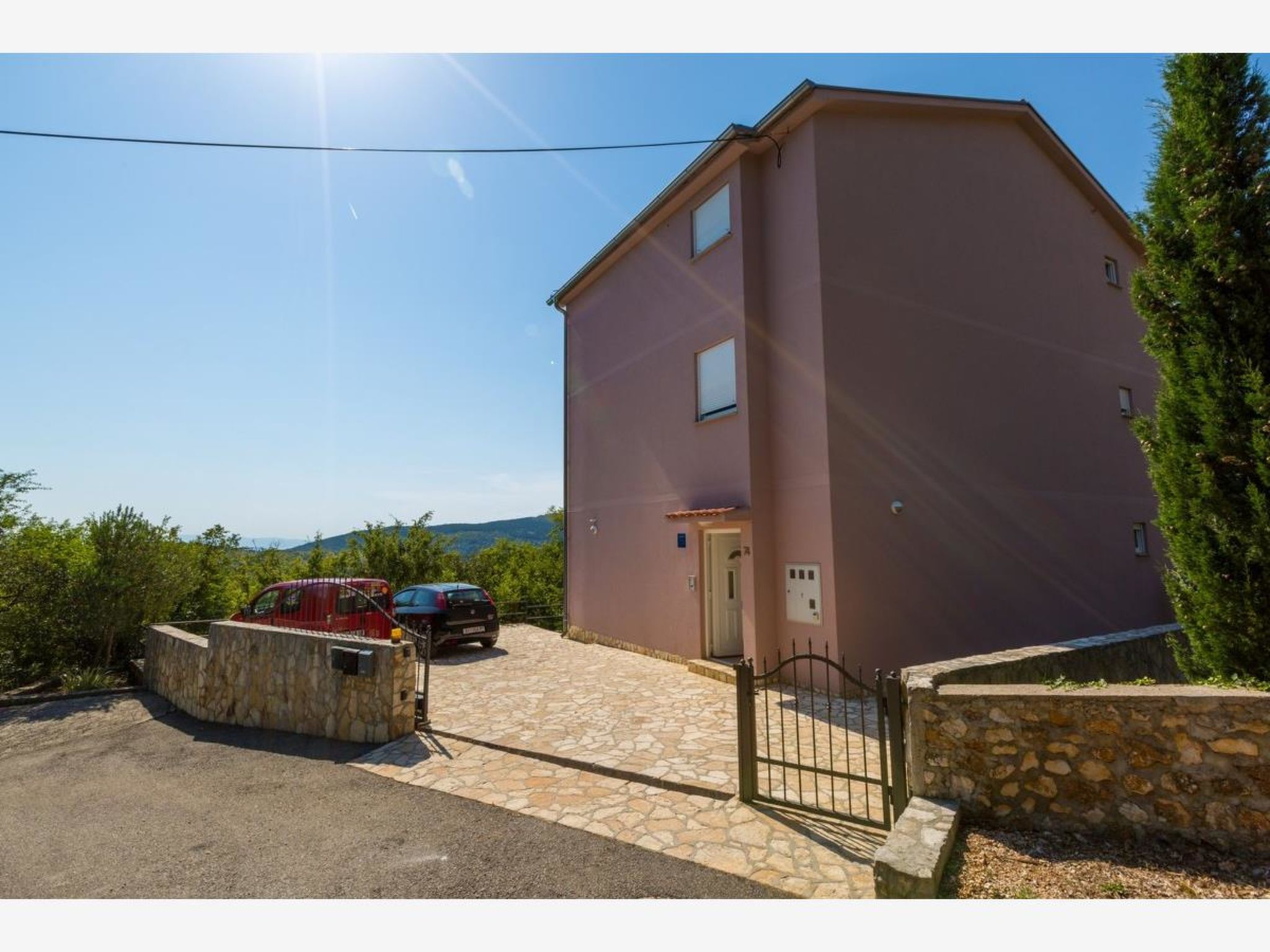 Photo of GOMERCIC / HR-10268-01