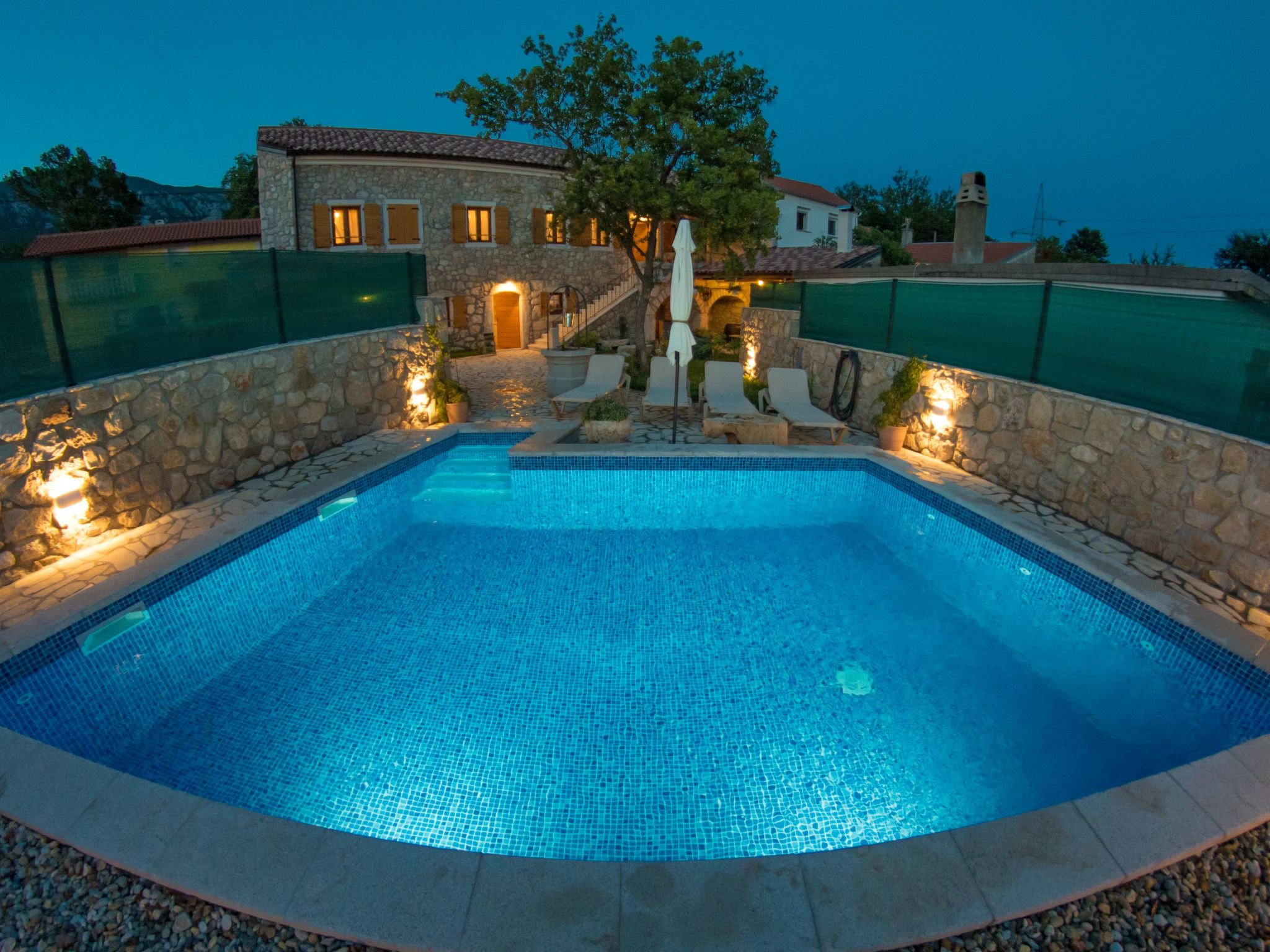 Für 5 Personen und 1 Kind in Tribalj-Image-tags.info