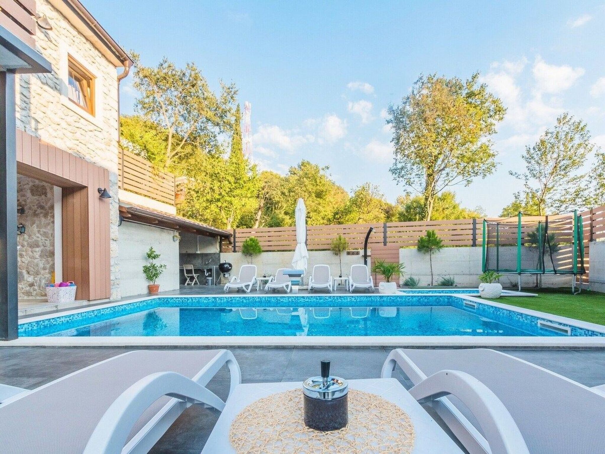 Luxuriöse Steinvilla "Mariva Tribalj" mit Pool-Image-tags.info