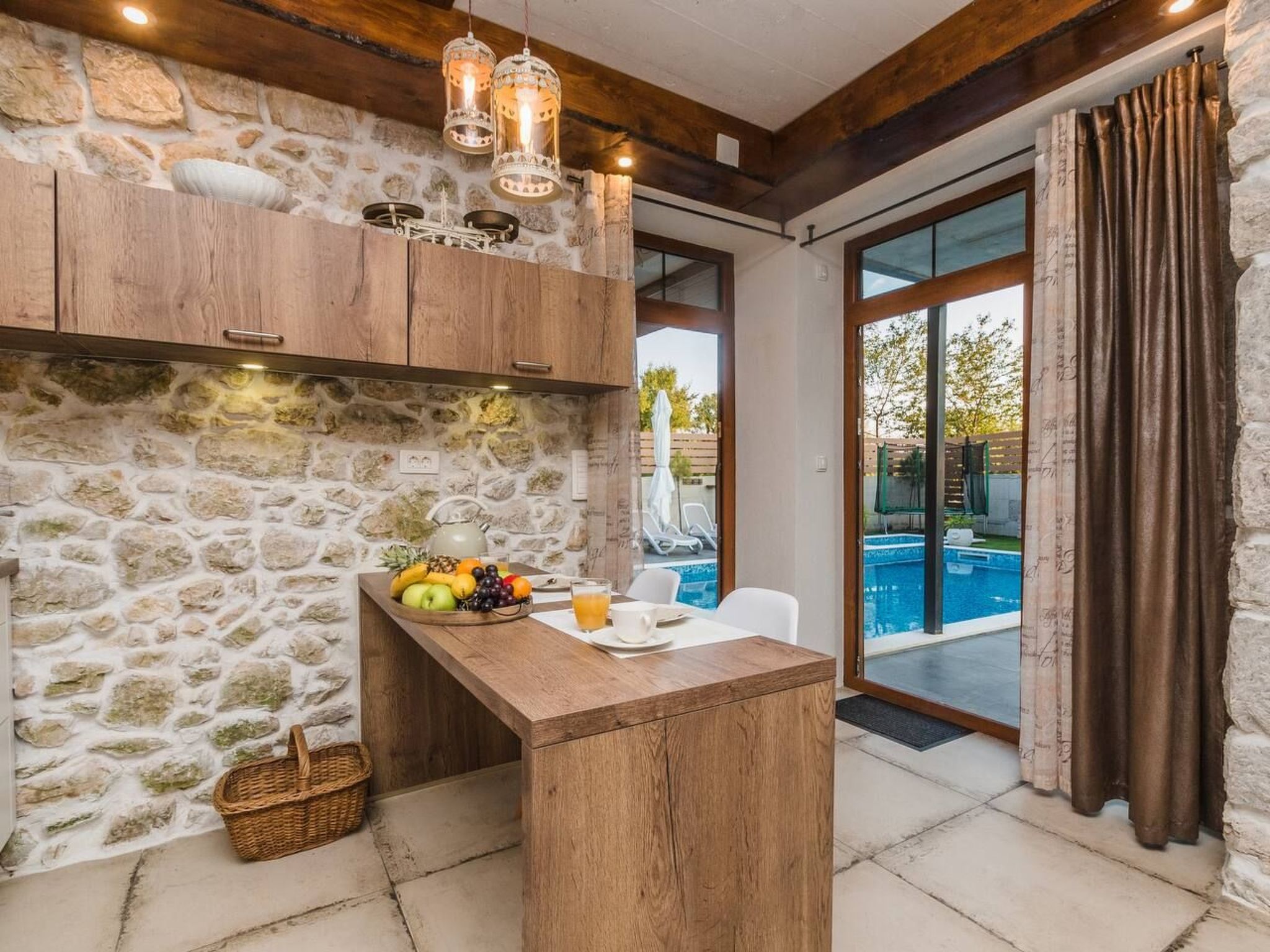 Luxuriöse Steinvilla "Mariva Tribalj" mit Pool-Image-tags.info