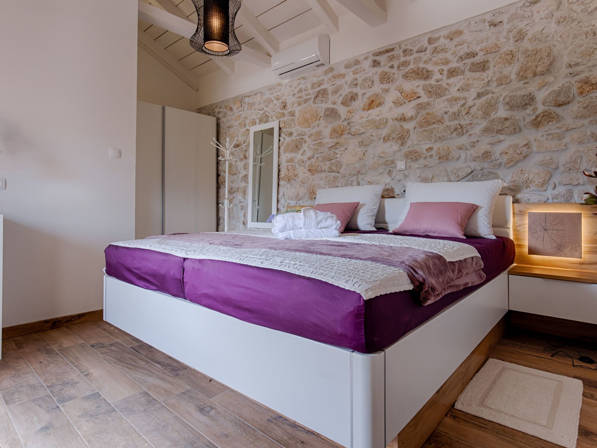 Luxuriöse Steinvilla "Mariva Tribalj" mit Pool-Image-tags.info