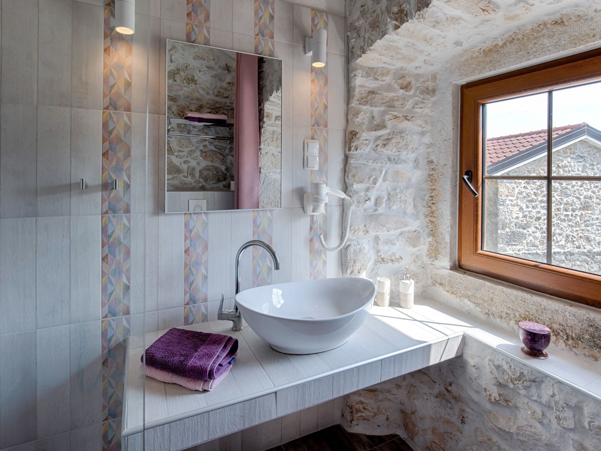 Luxuriöse Steinvilla "Mariva Tribalj" mit Pool-Image-tags.info