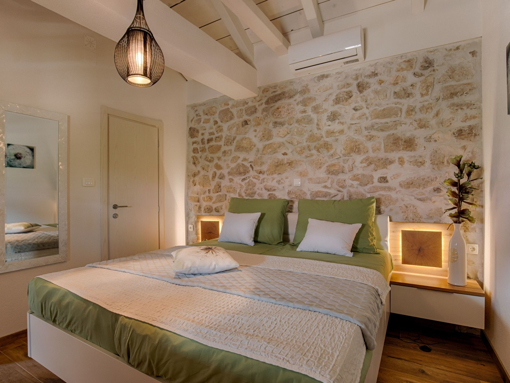 Luxuriöse Steinvilla "Mariva Tribalj" mit Pool-Image-tags.info