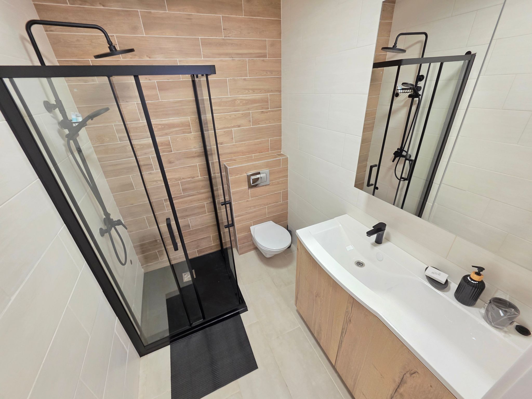 Steinhaus mit privatem Außenpool-Inside