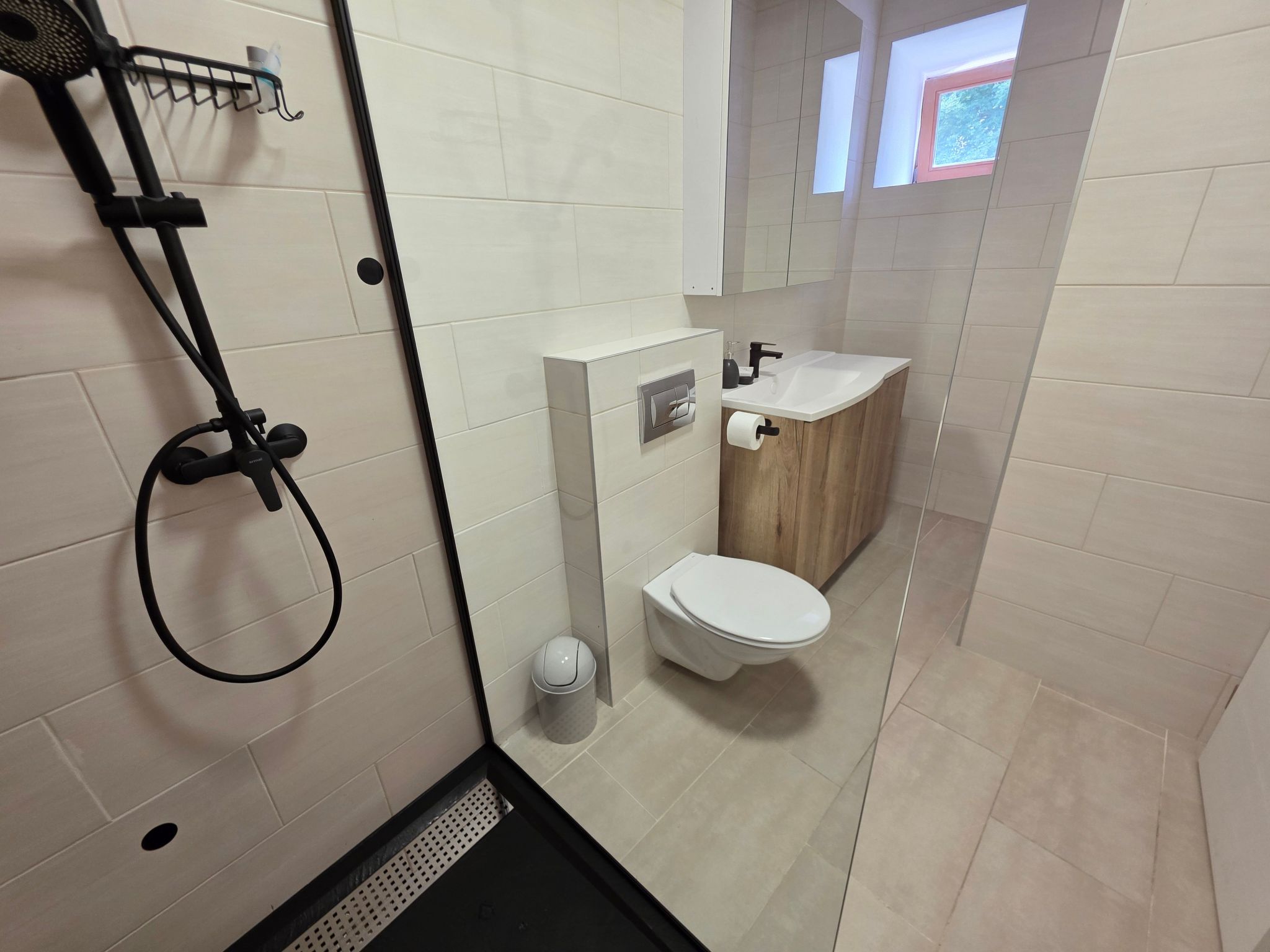 Steinhaus mit privatem Außenpool-Inside