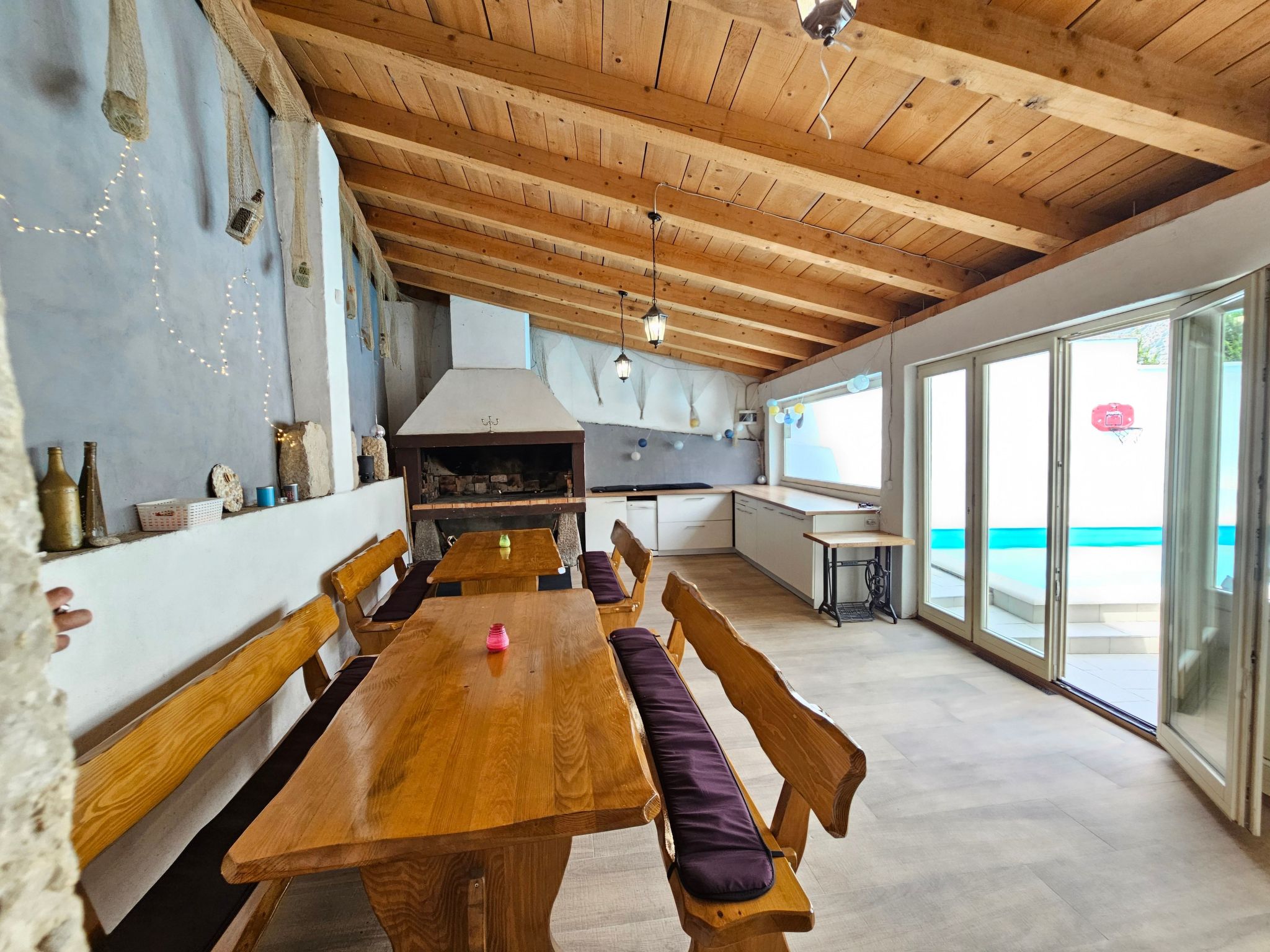 Steinhaus mit privatem Außenpool-Inside