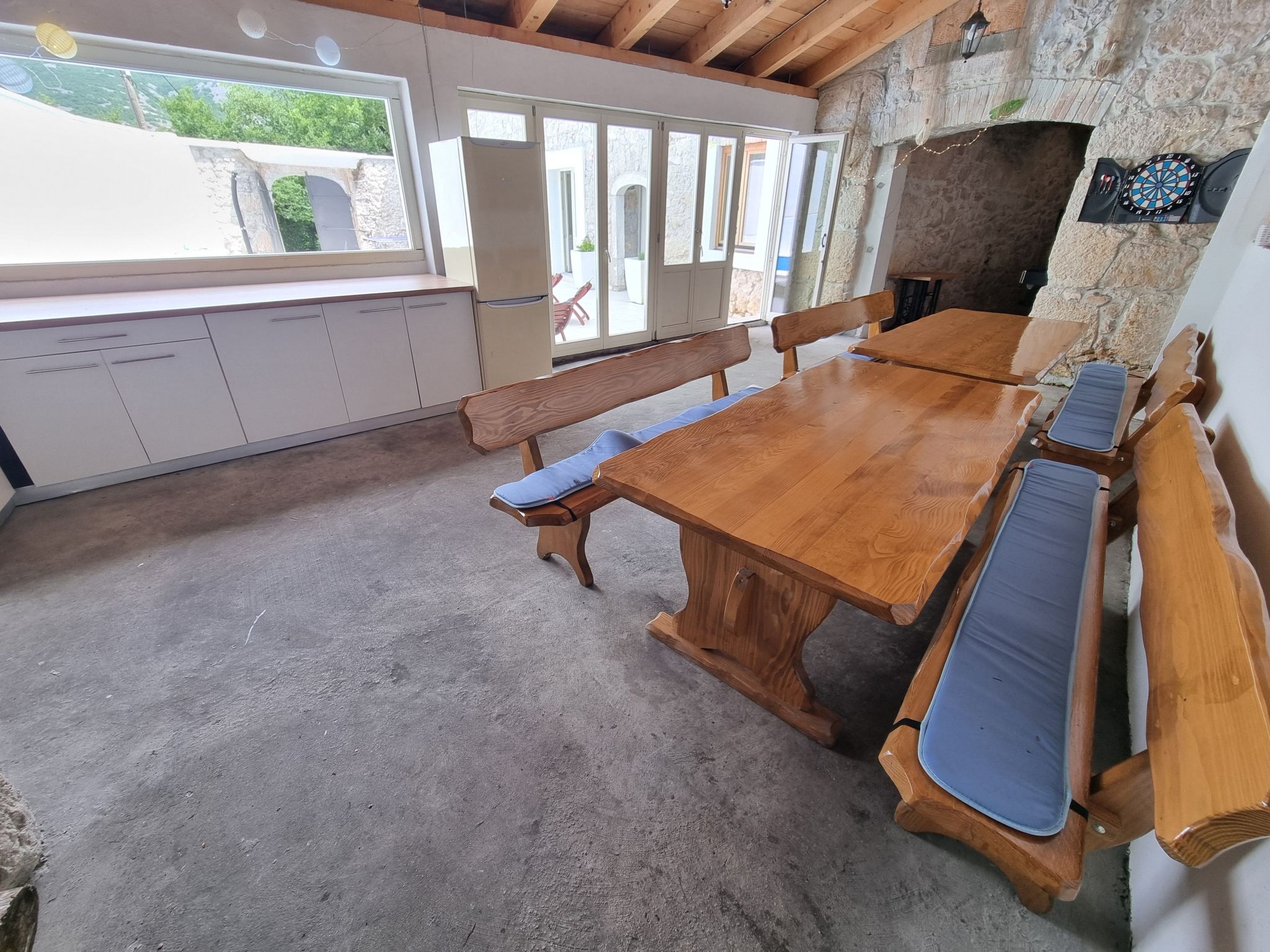 Steinhaus mit privatem Außenpool-Inside