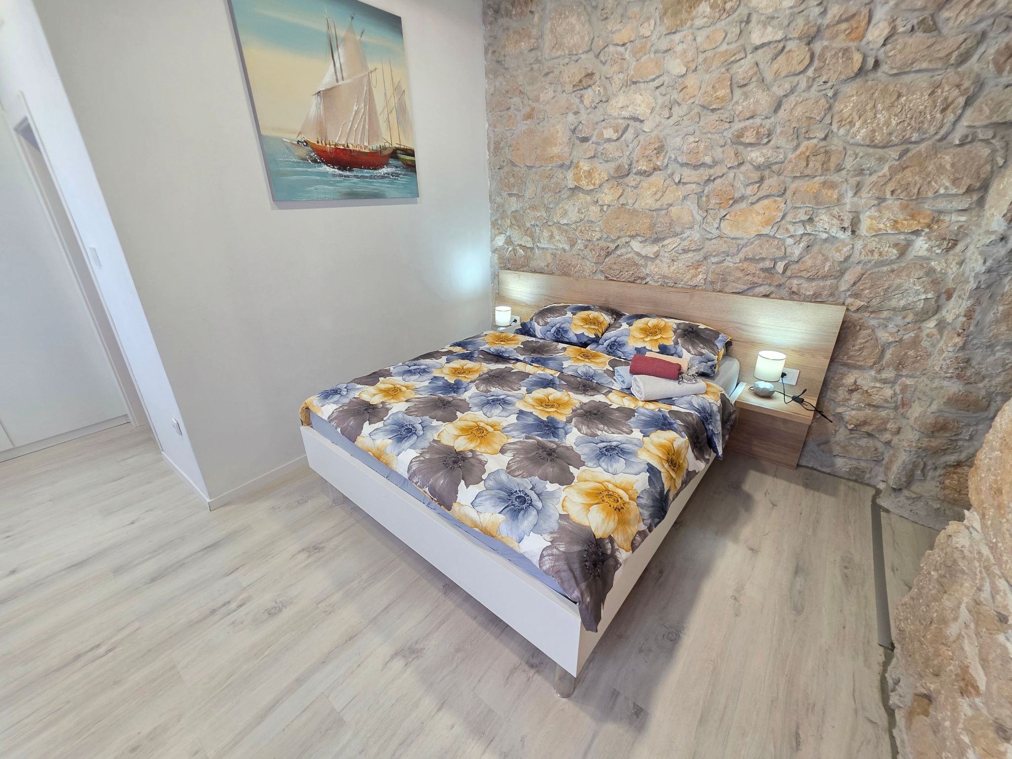 Steinhaus mit privatem Außenpool-Inside