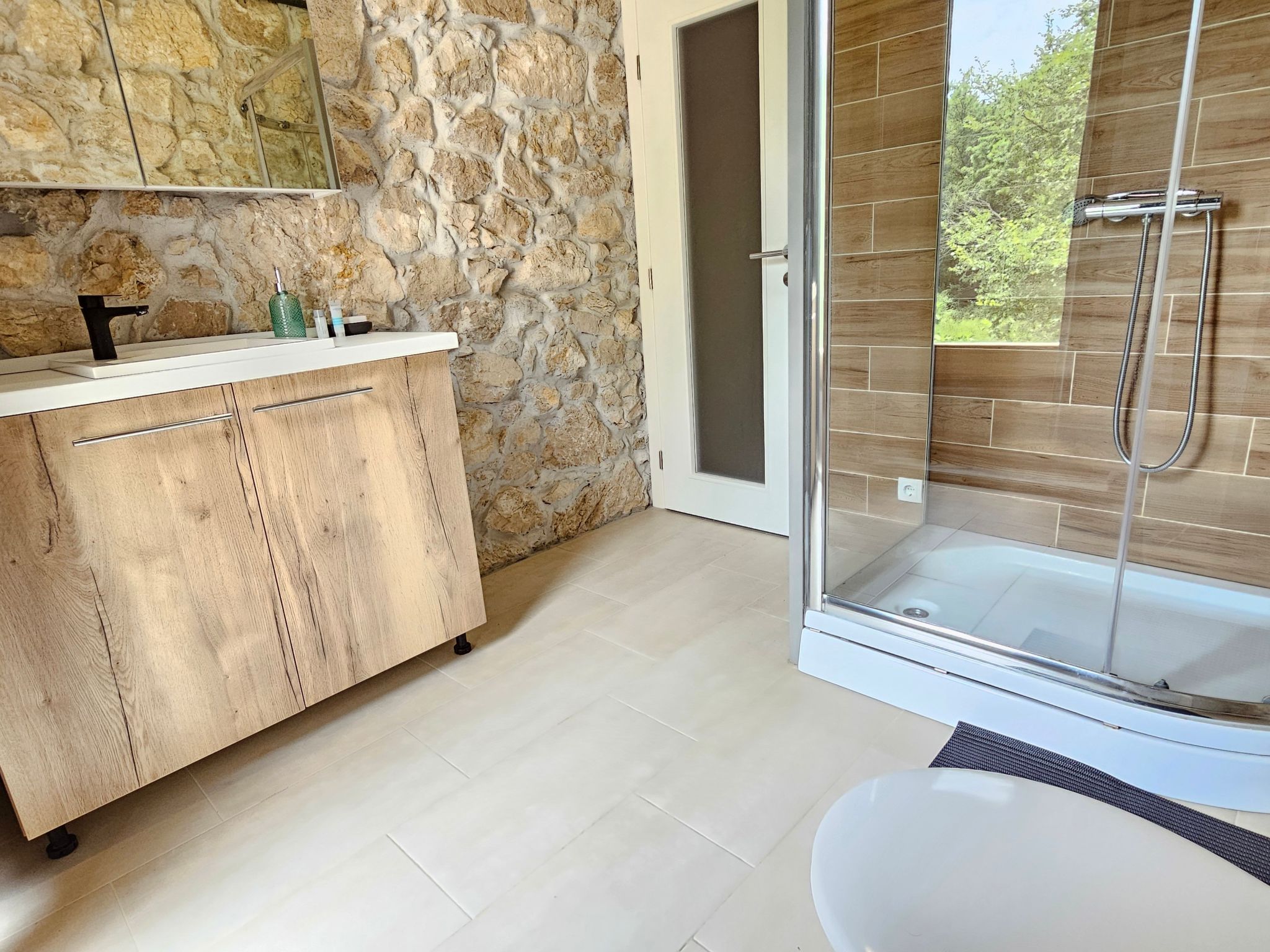 Steinhaus mit privatem Außenpool-Inside