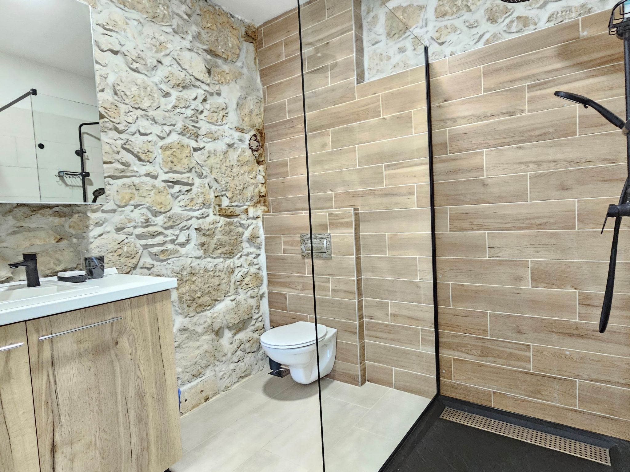 Steinhaus mit privatem Außenpool-Inside