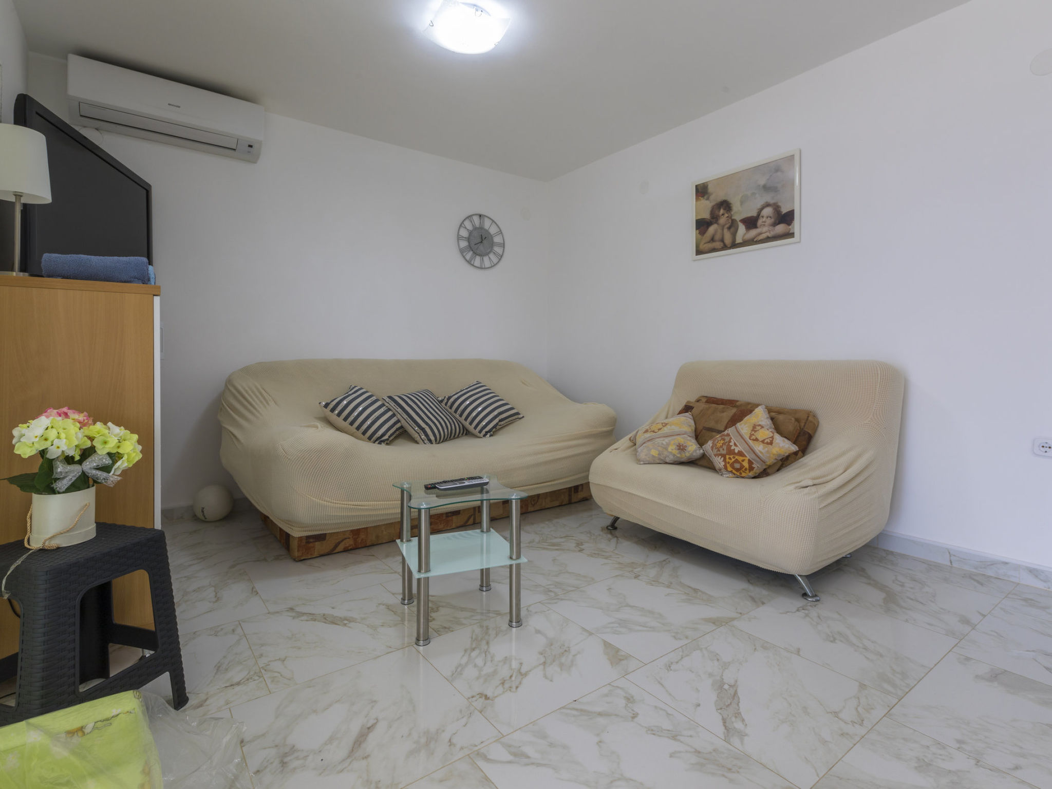 KOTVICA / HR-10106-01 - Dedans