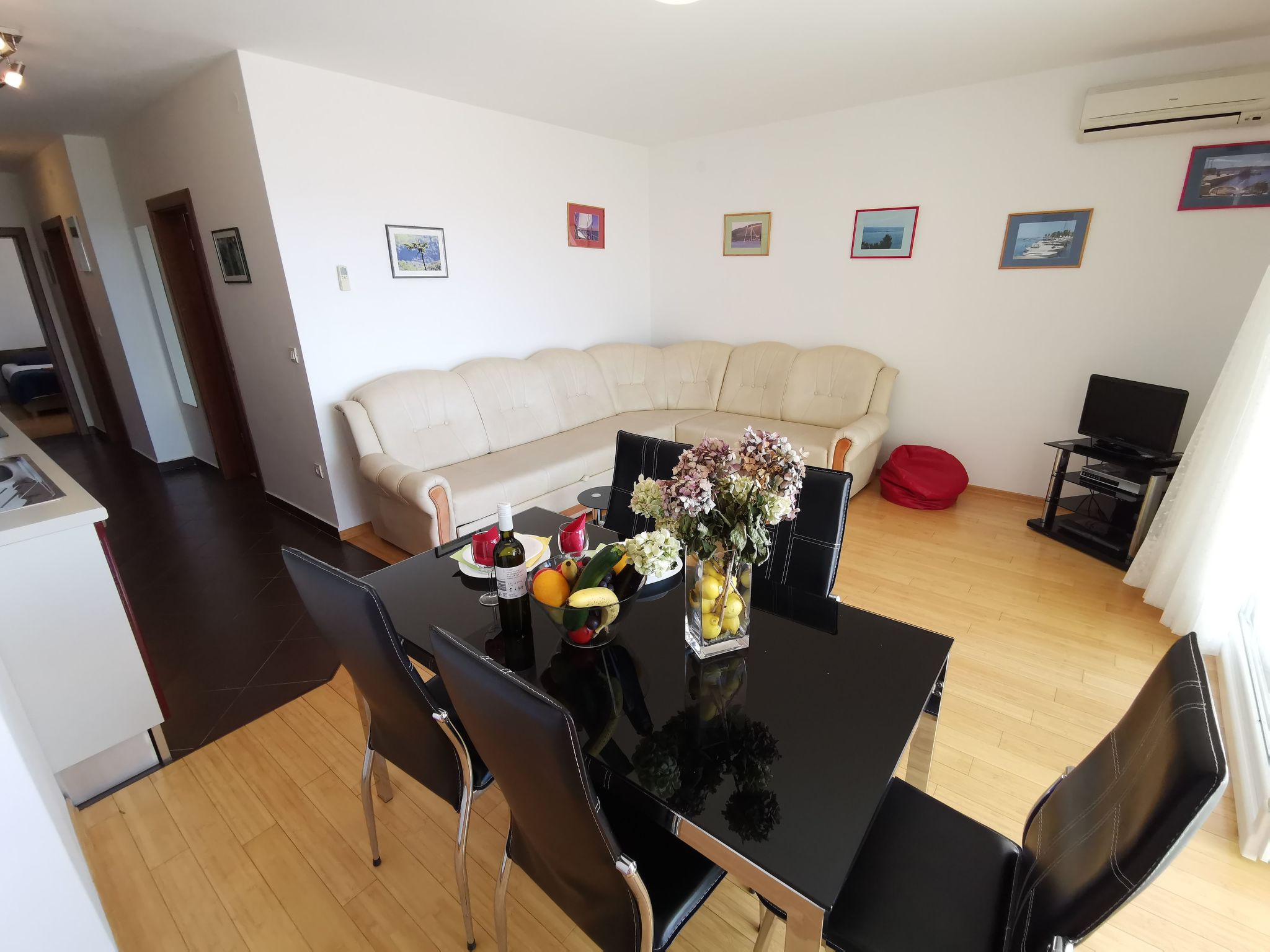 Wohnung für 5 Personen mit AC und Parkplatz-Dedans