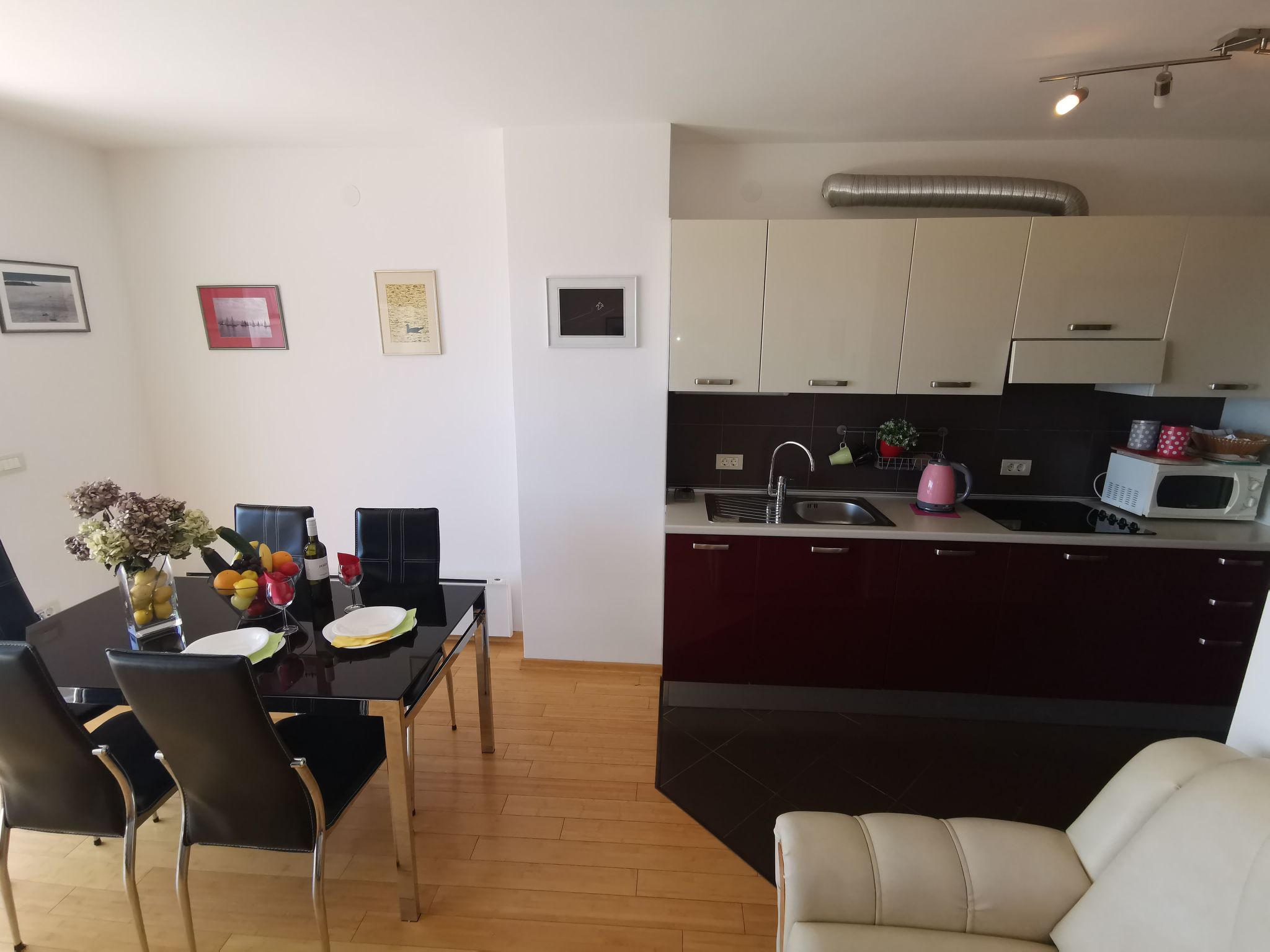 Wohnung für 5 Personen mit AC und Parkplatz-Dedans