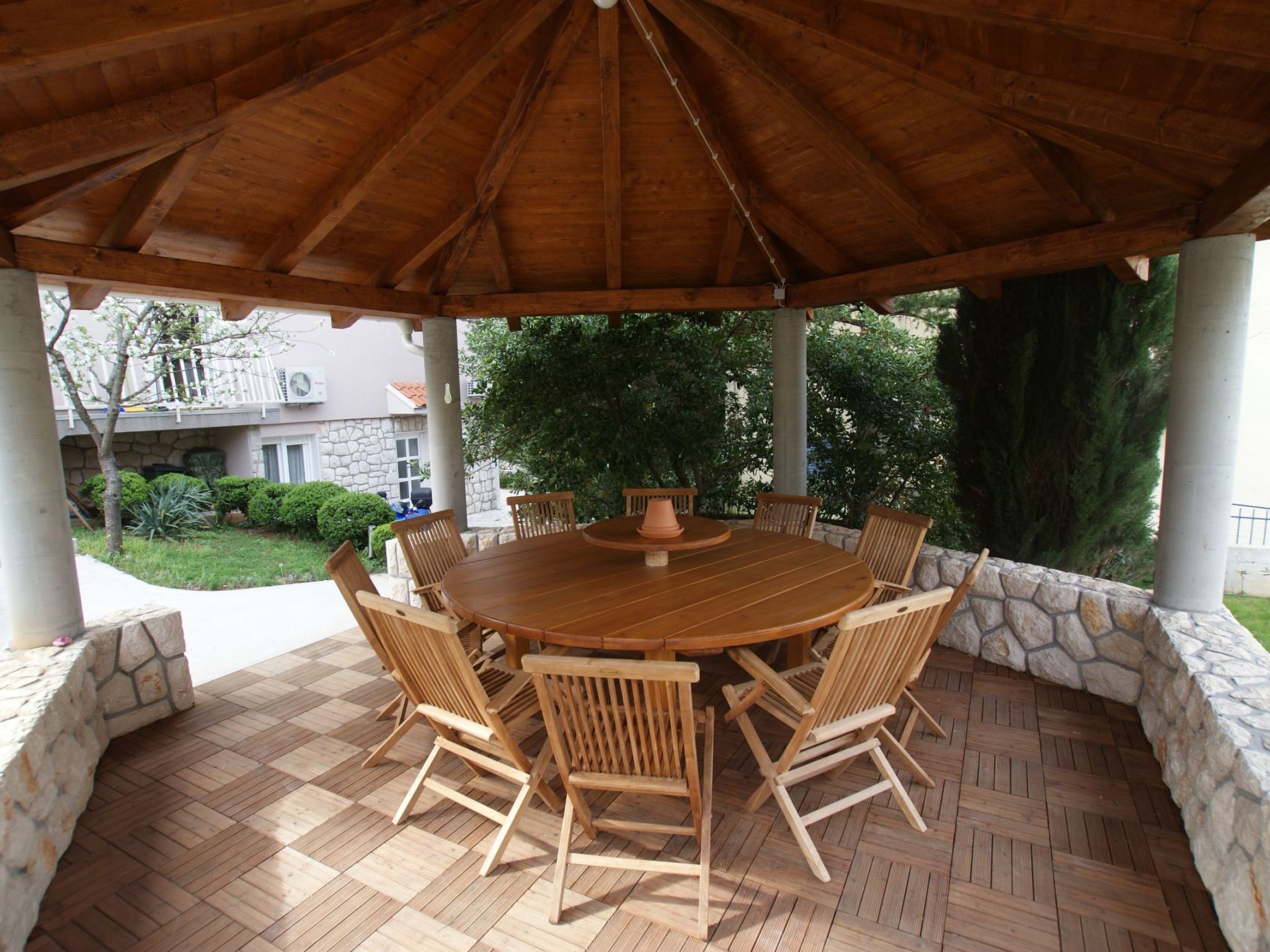 In Selce mit Balkon-Dedans