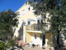 Comfortabel appartement met balkon voor 3 personen nabij strand Selce - thumbnail 2
