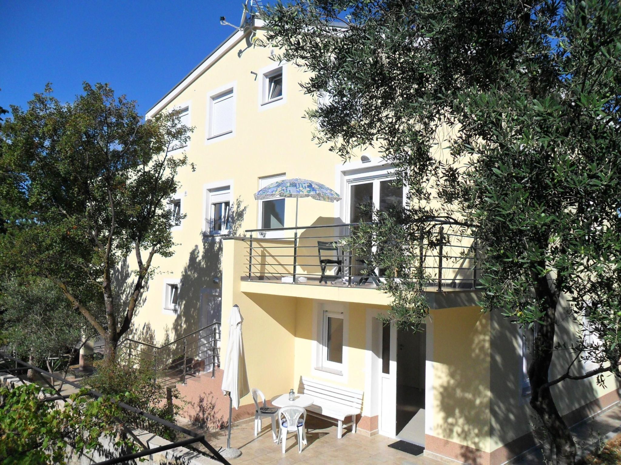 Mit Balkon für drei Personen-Binnen