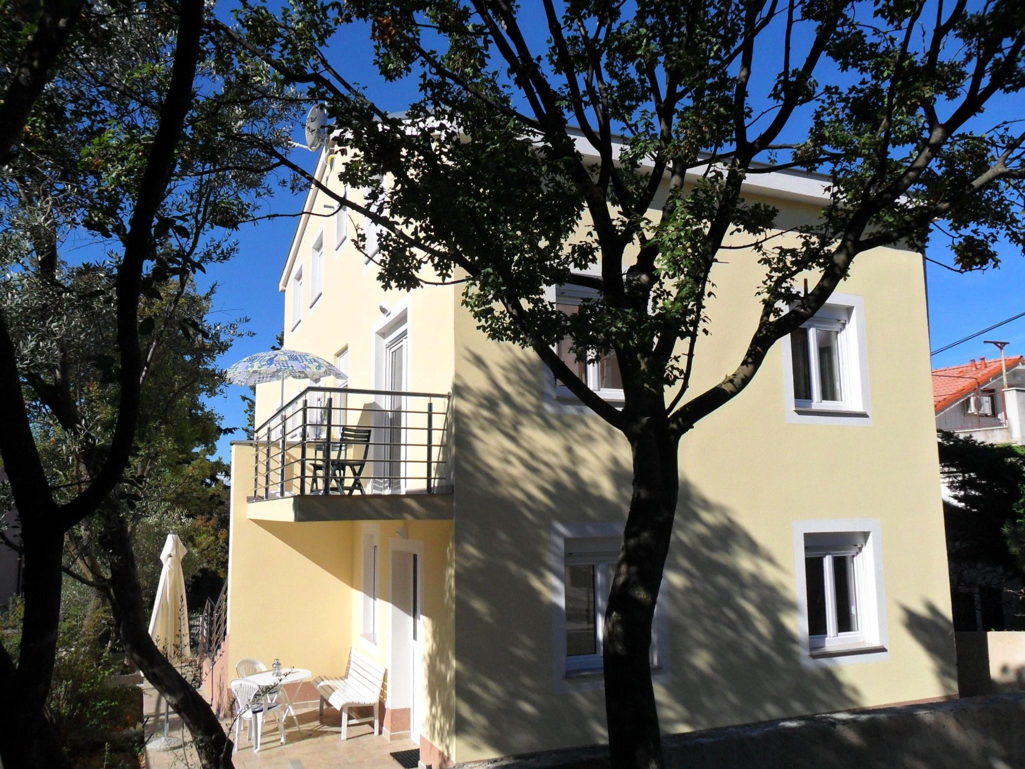 Mit Balkon für drei Personen-Binnen