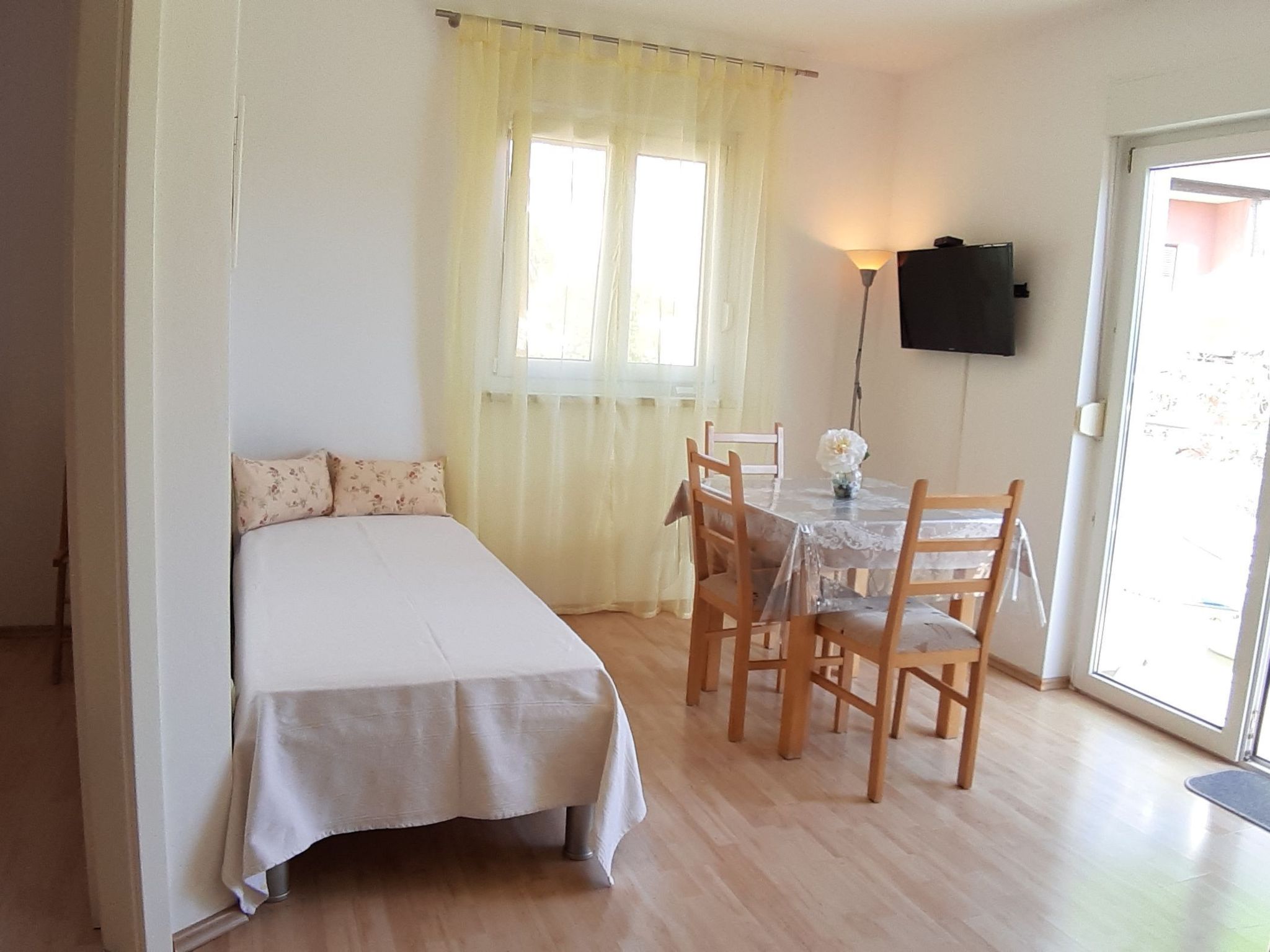 Mit Balkon für drei Personen-Binnen