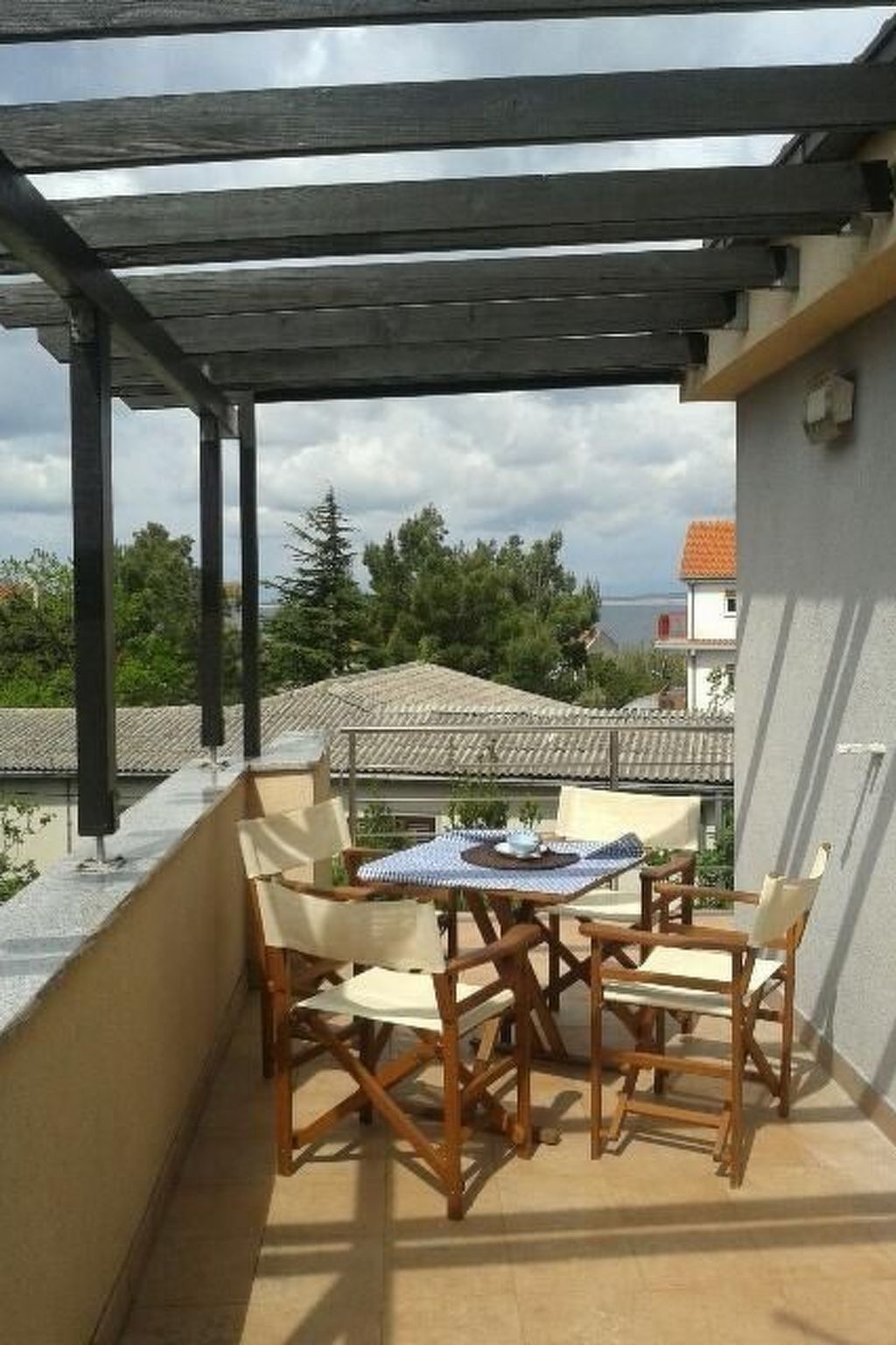 Modern eingerichtete Wohnung mit Meerblick - Image-tags.info
