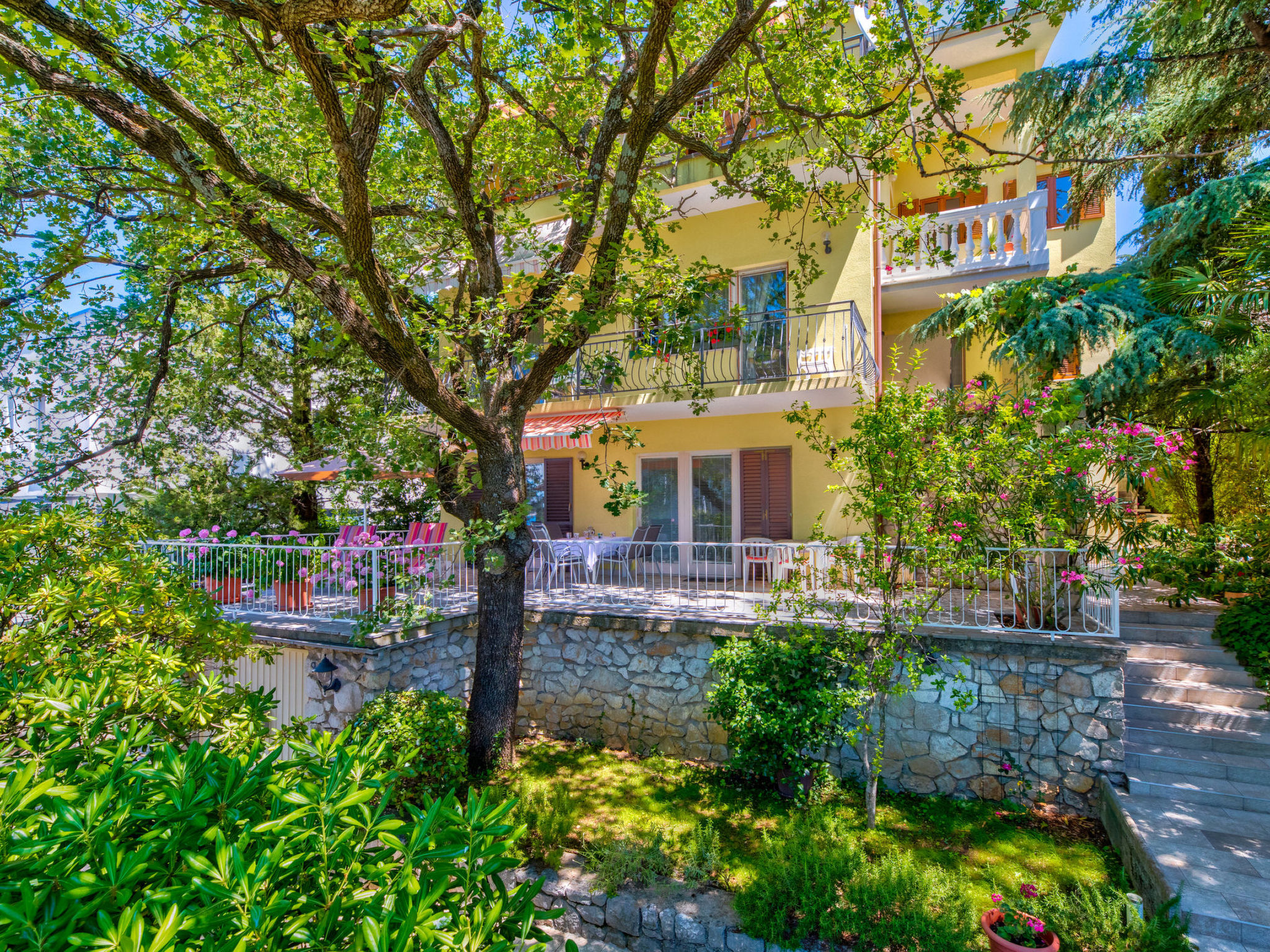 Irena Apartments 2 kat / HR-10649-02