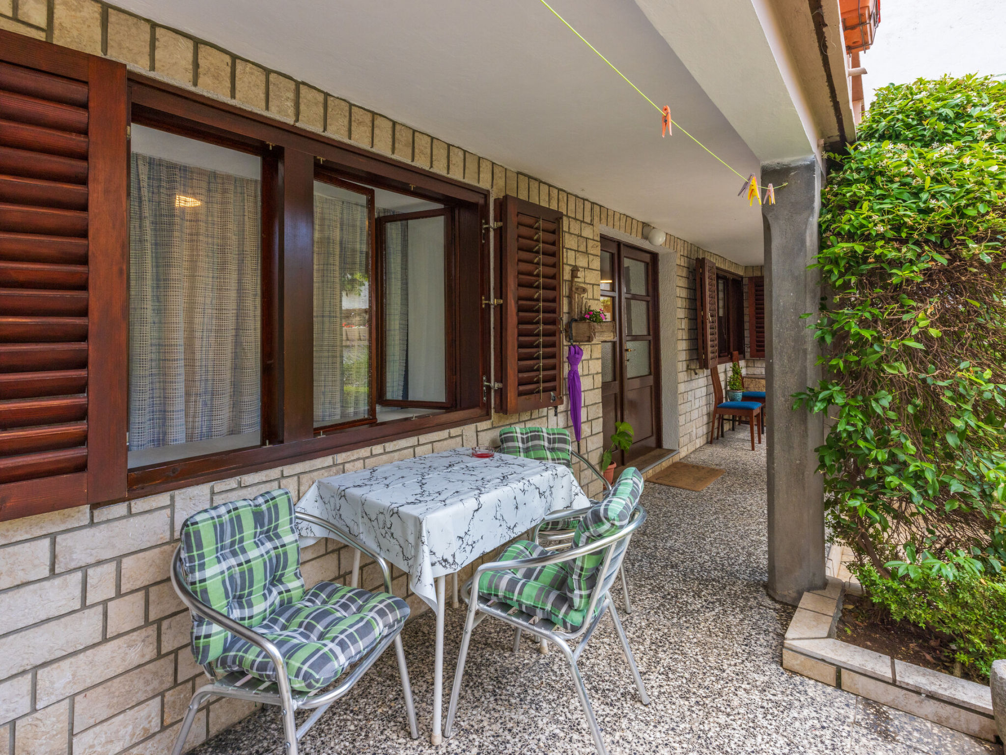 CIRO CH / HR-07098-04 - Outside