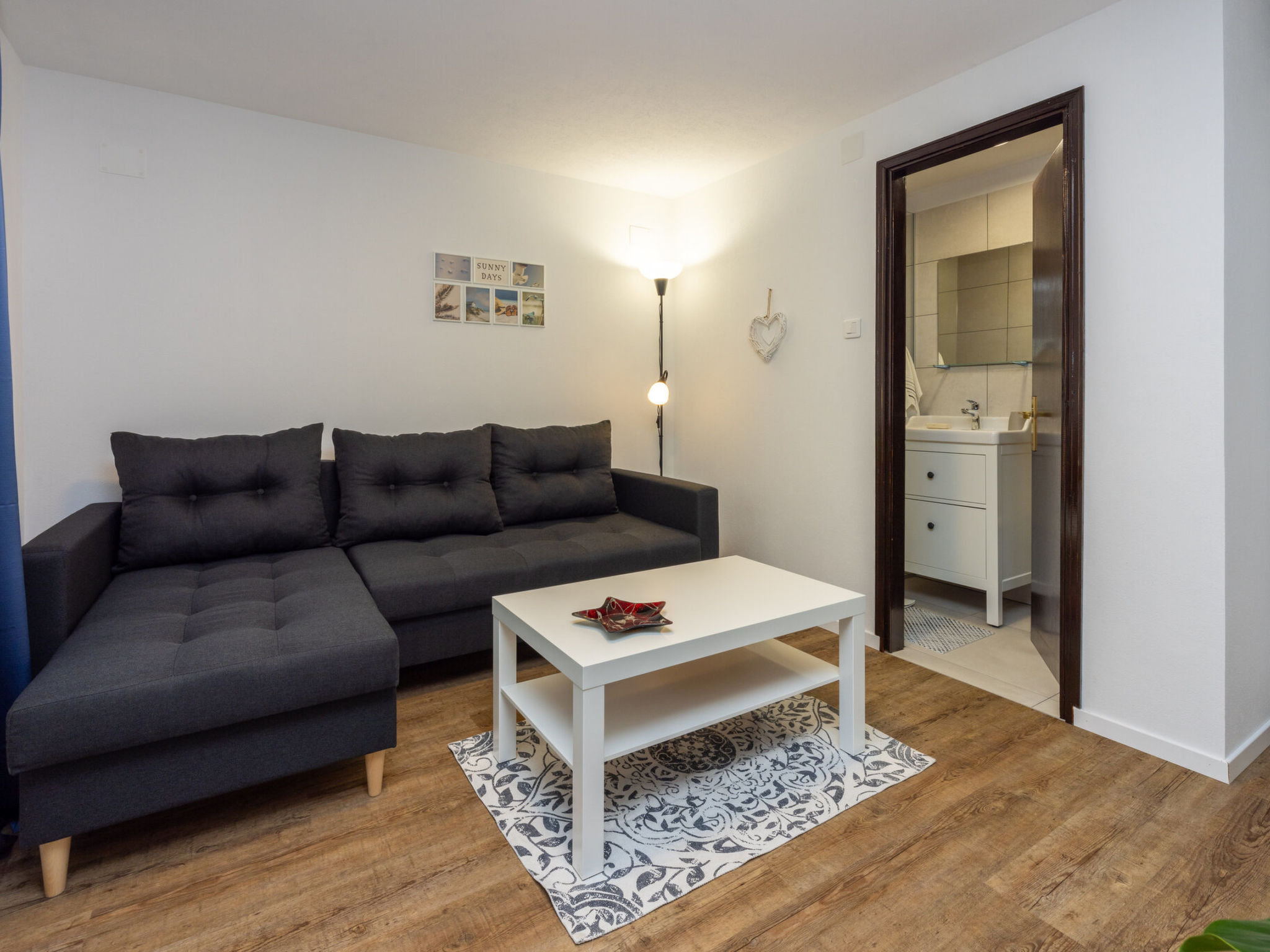 CIRO CH / HR-07098-04 - Inside