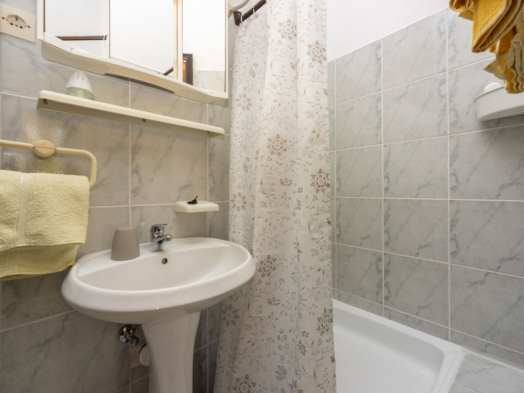 CIRO CH / HR-07098-04 - Inside