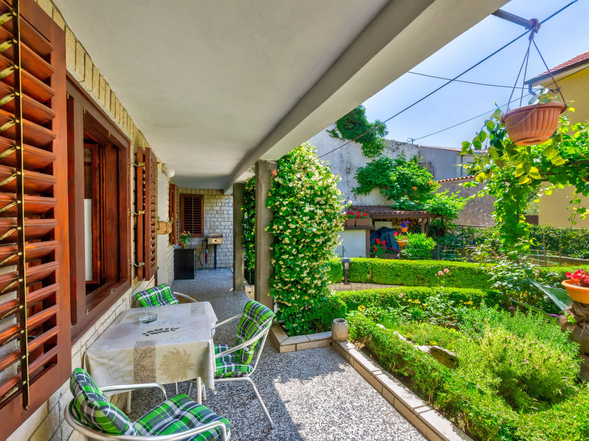 CIRO CH / HR-07098-04 - Outside