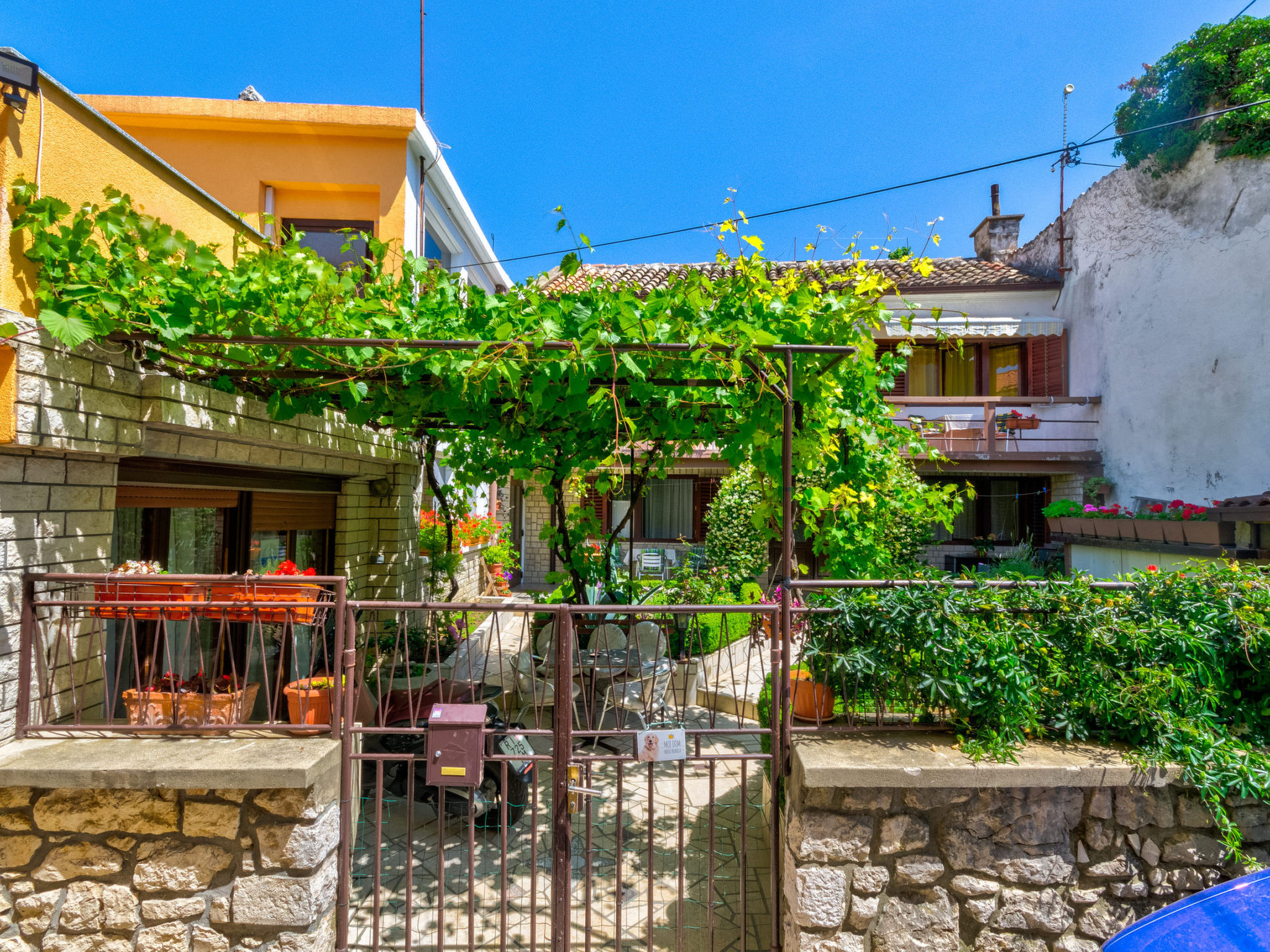 CIRO CH / HR-07098-04 - Outside