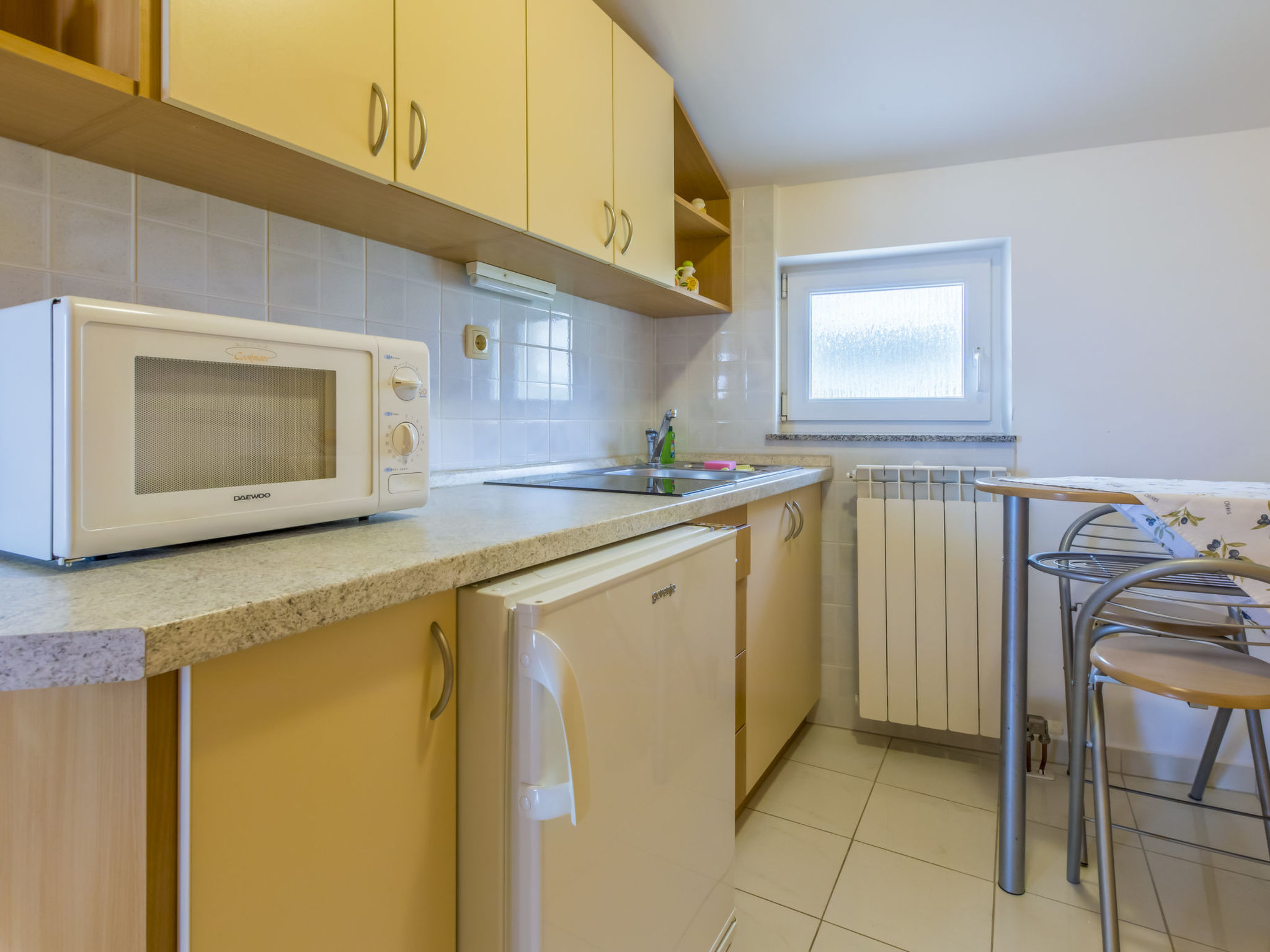 BOZIDAR 1 zuti / HR-10438-01 - Binnen