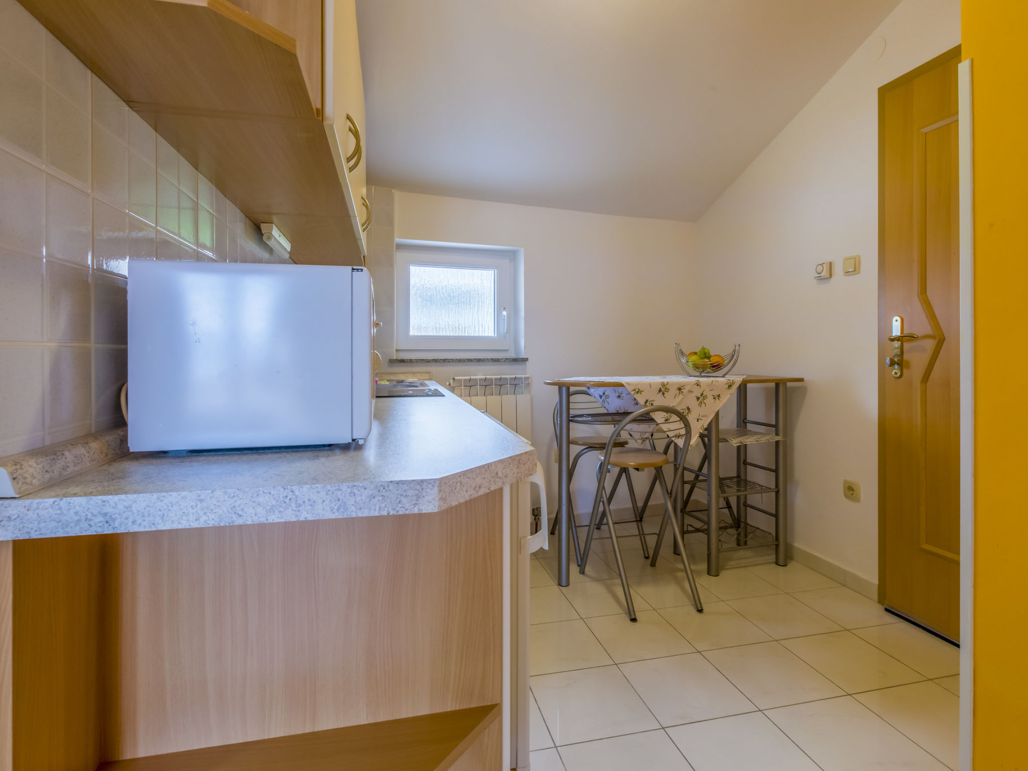BOZIDAR 1 zuti / HR-10438-01 - Binnen