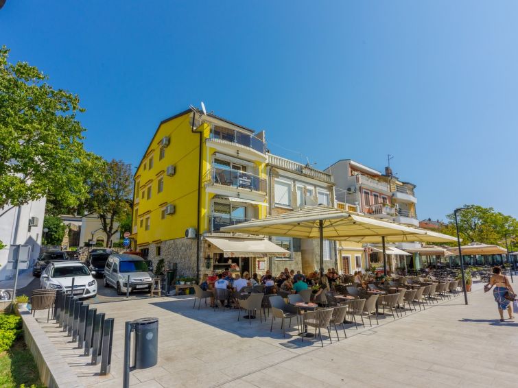 3-persoons appartement met zeezicht direct aan zee in Selce · 3 pers. in Selce