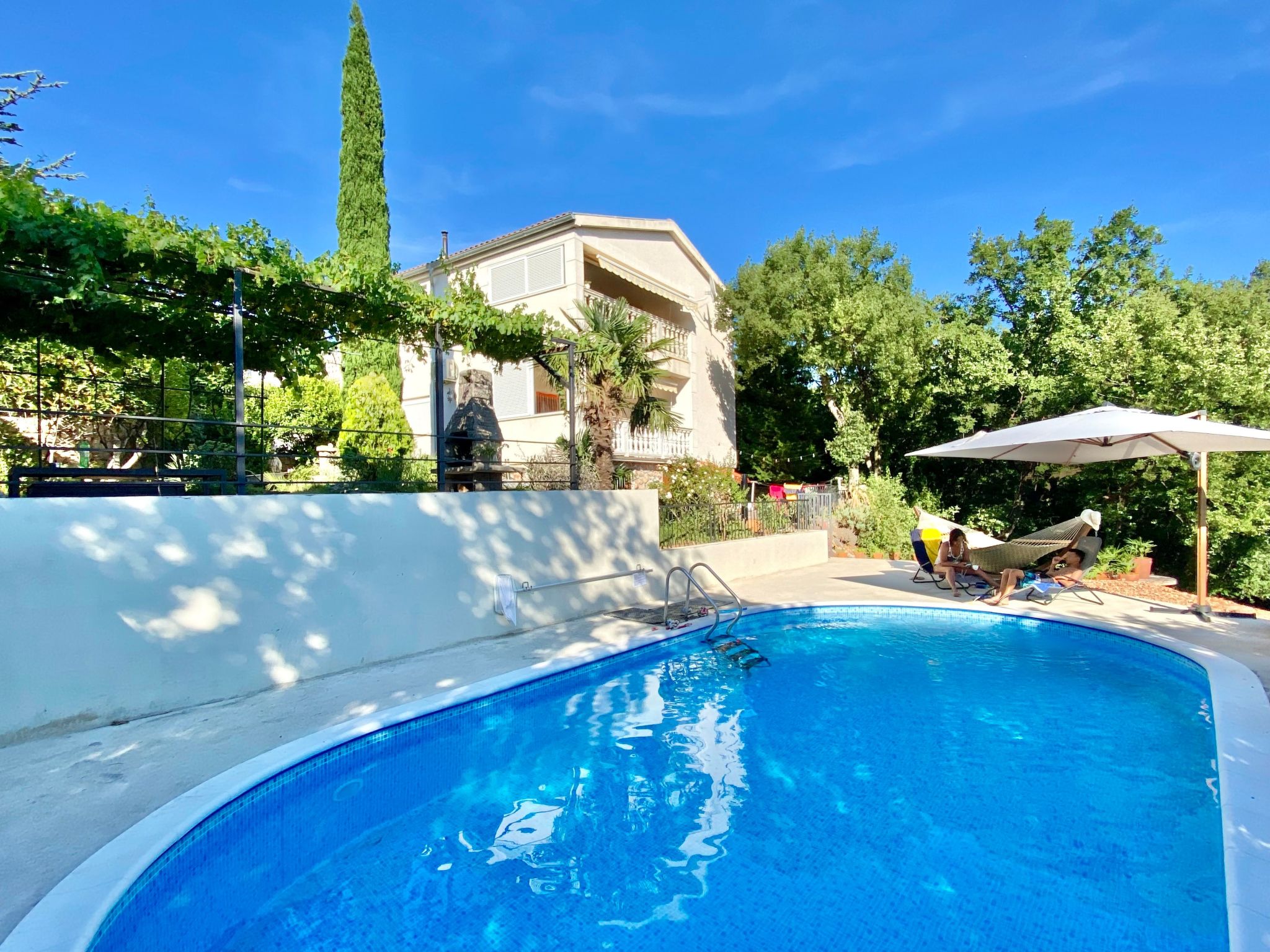 Vakantiehuis met privé zwembad in Donji Zagon (Kroatië) voor 9 personen