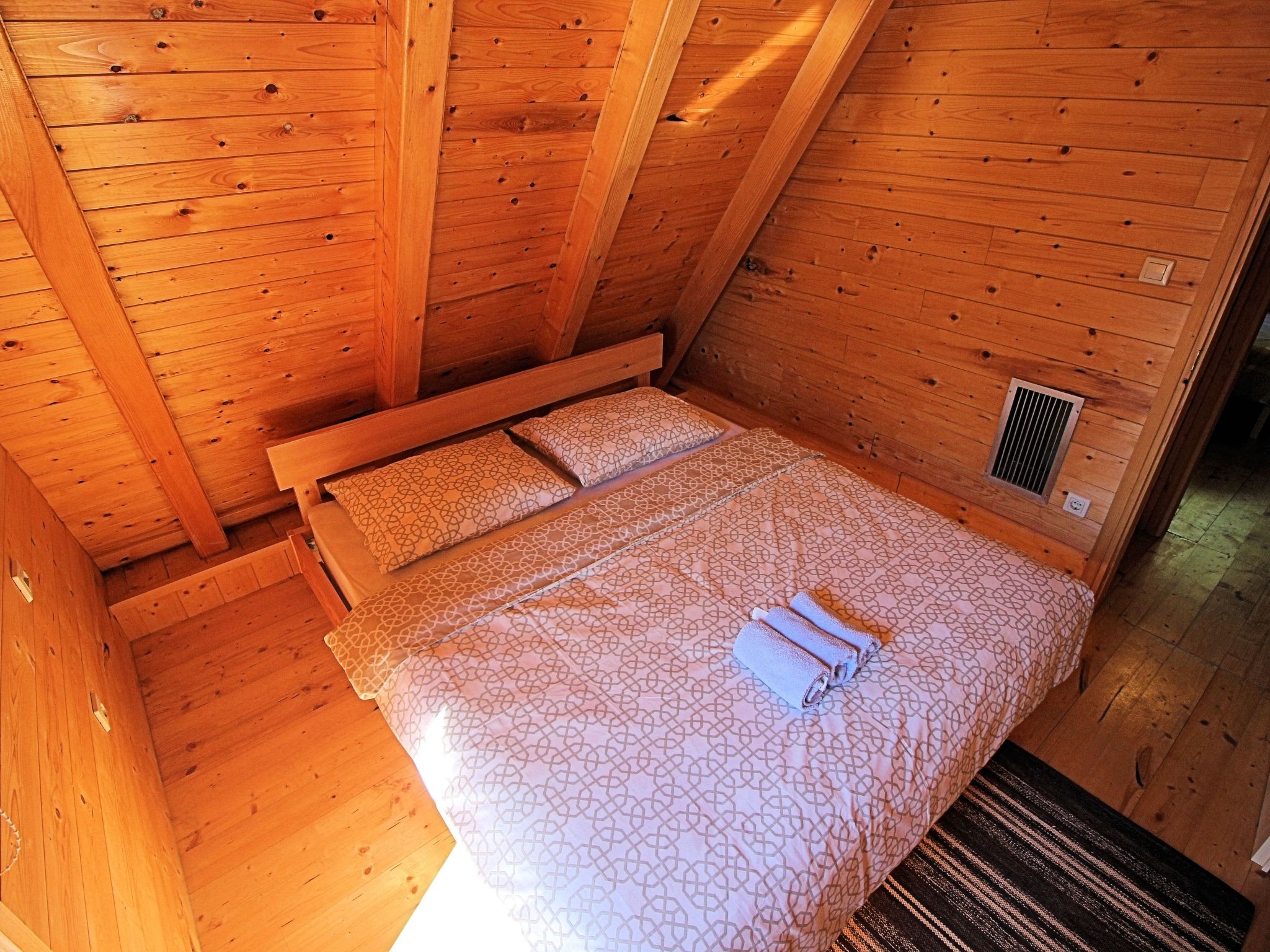 Schönes Ferienhaus in Breze mit Eigenem Balkon - Image-tags.info