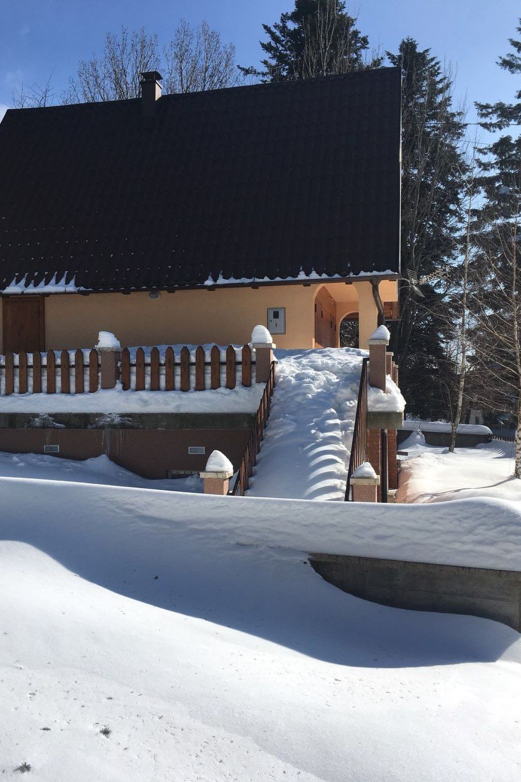Schönes Ferienhaus in Breze mit Eigenem Balkon - Image-tags.info