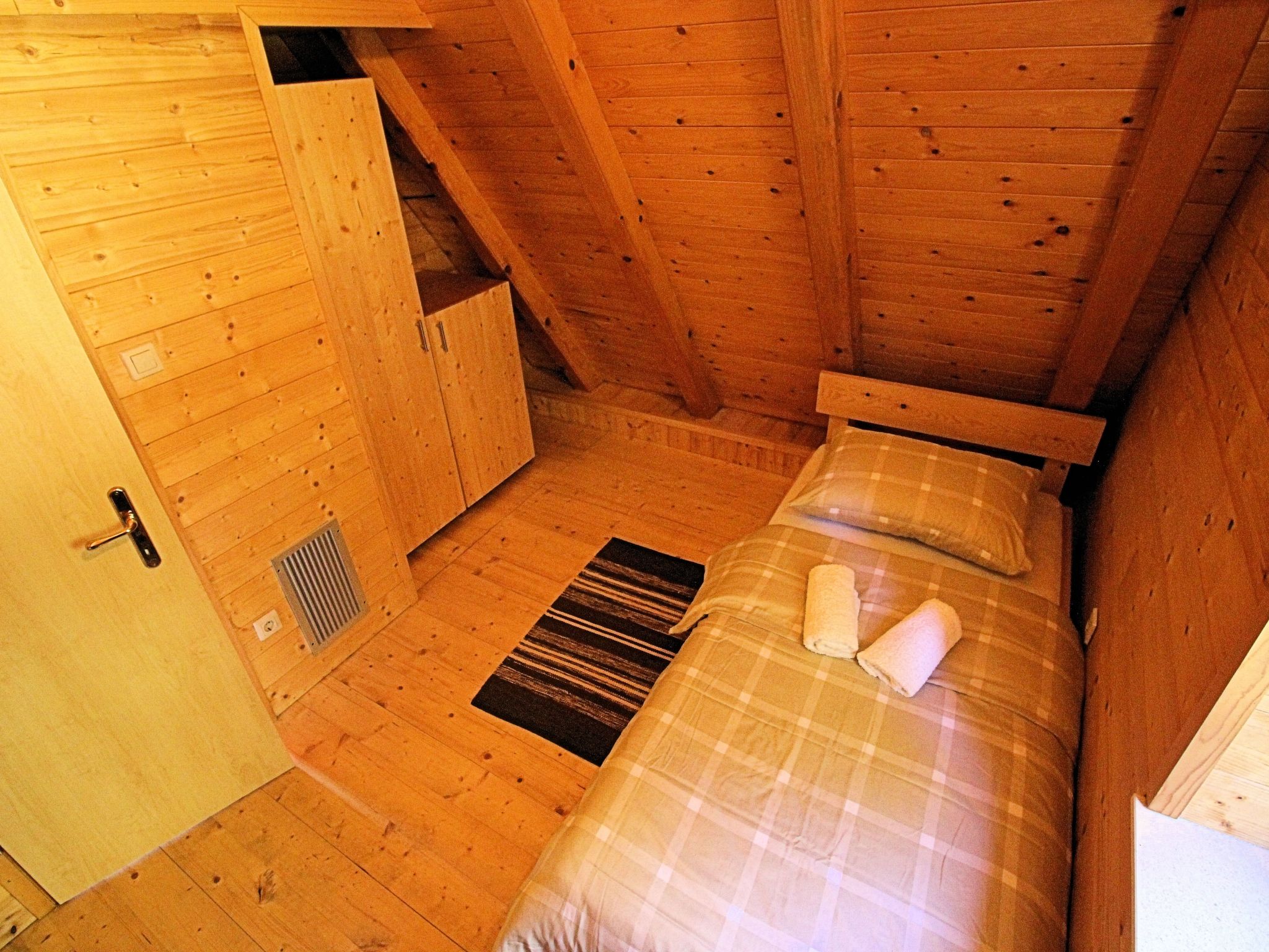 Schönes Ferienhaus in Breze mit Eigenem Balkon - Image-tags.info
