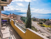 Zonnig appartement met terras en zeezicht nabij Novi Vinodolski - thumbnail 6