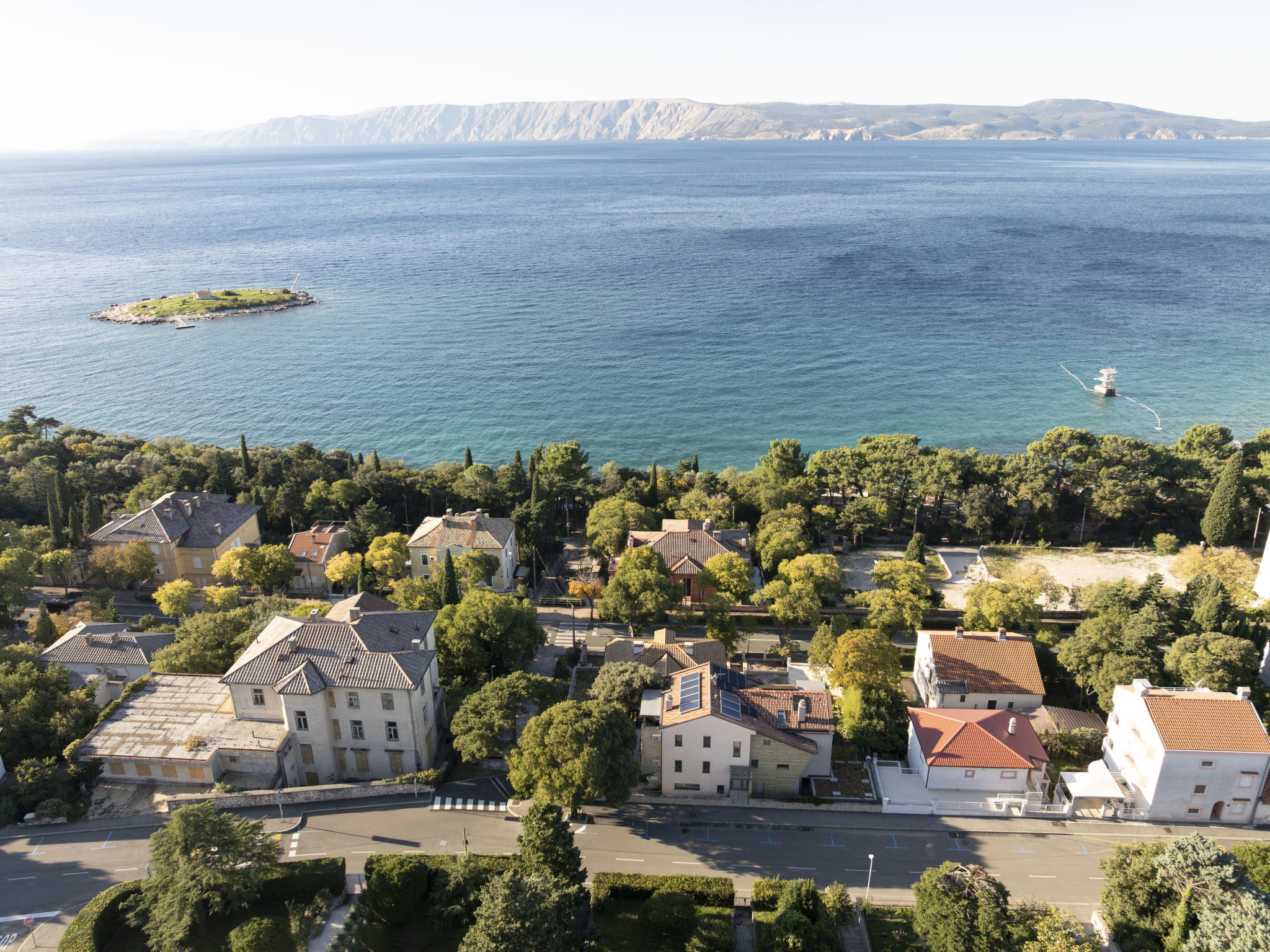 "Lovers Lounge", appartement 1-kamer 25 m2 op de 2e verdieping. Studio met 1 2-pers bed (180 cm, lengte 200 cm), Sat-TV en air-conditioning. Open keuken (oven, 2 inductiekookplaten, broodrooster, wate..