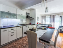 Rustiek appartement in Novi Vinodolski met bergzicht, vlakbij zee - thumbnail 6