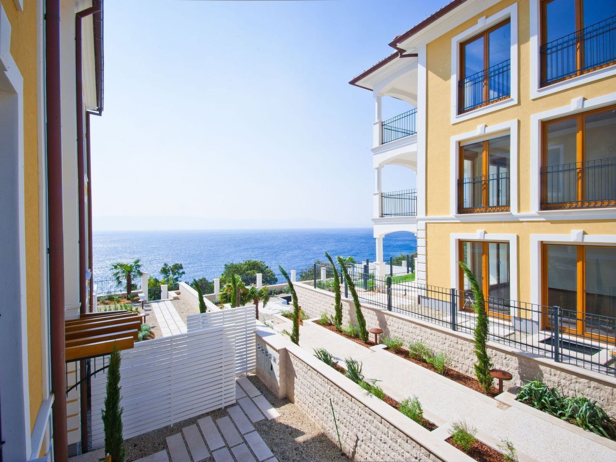 Wohnung "Zayml Povile" mit Blick auf das Wasser