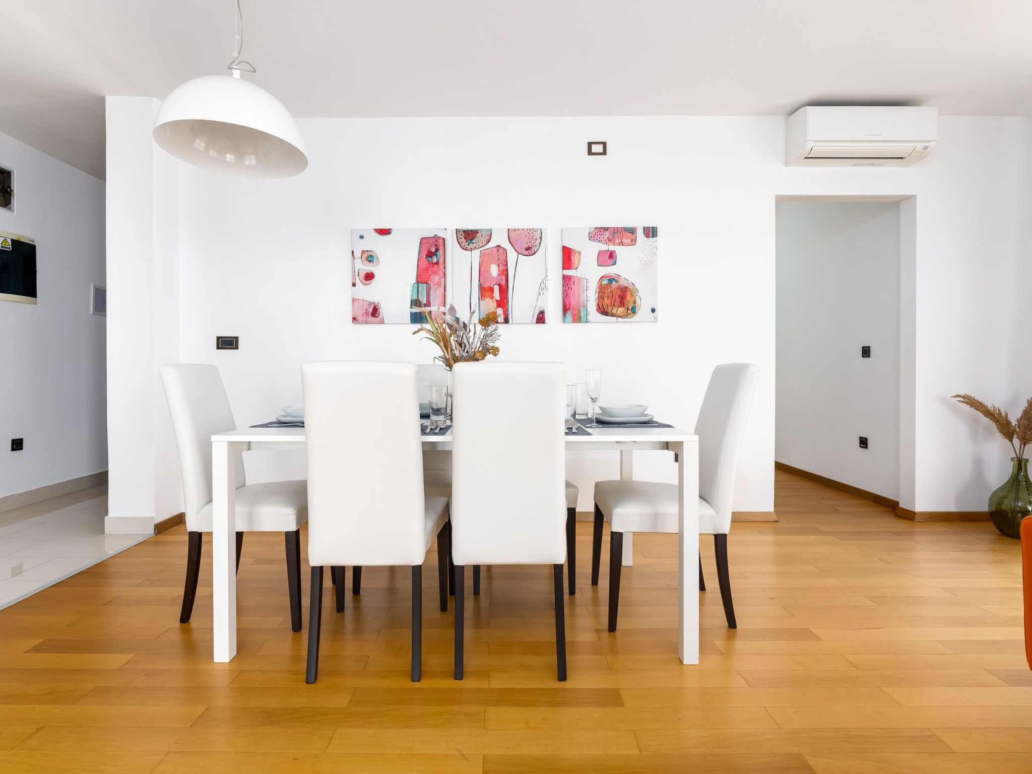 Wohnung "Zayml Povile" mit Blick auf das Wasser-Image-tags.info